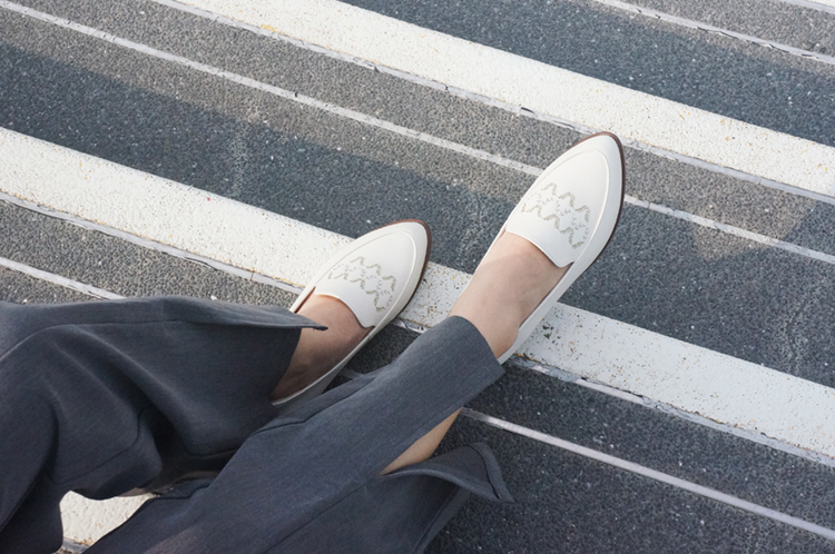 刺繡樂福鞋｜蔚蔚(白)