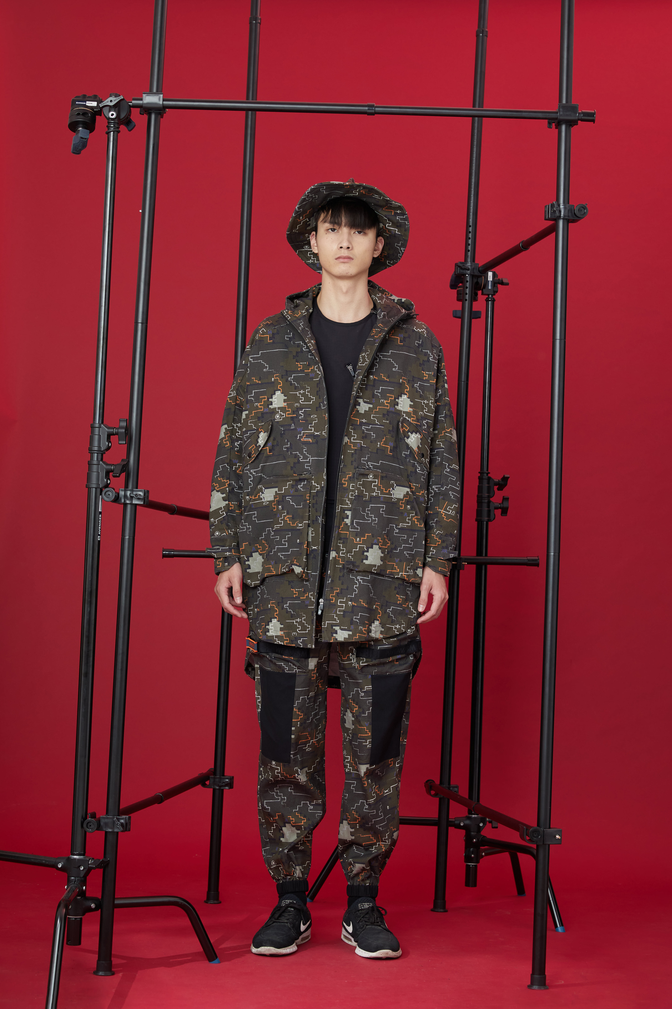 大袋束口長褲-迷牆