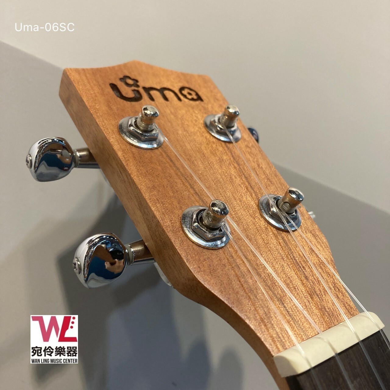 Uma 06SC - 23吋 面雲杉木 側背桃花心木 烏克麗麗