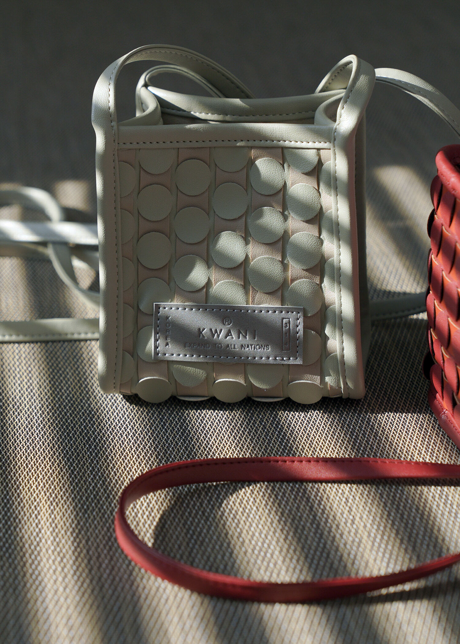 <韓國代購> KWANI HANDMADE WEAVING TOTE