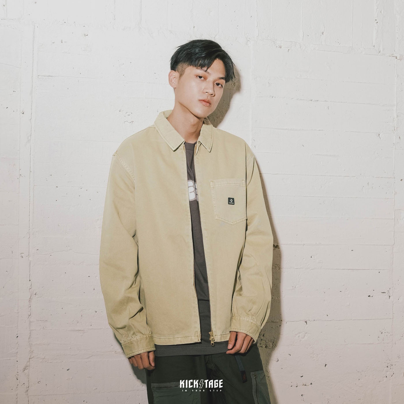 <特價，不退換> CONVERSE WOVEN ZIPPER 墨黑色 卡其色 黑標 拉鍊 水洗 口袋襯衫【10022303-A01】