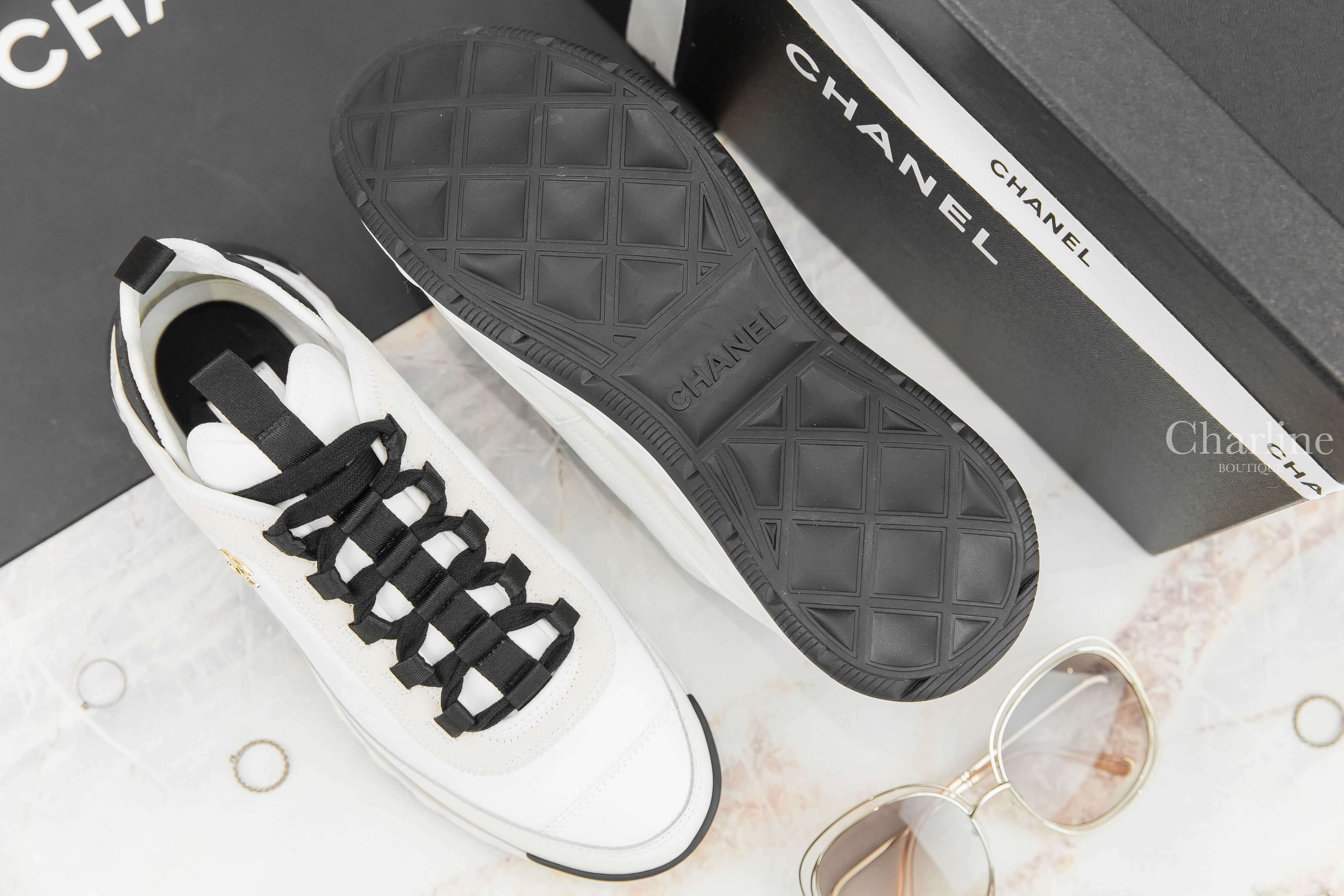 Chanel Trainers 象牙白金CC內增高絨布小牛皮運動鞋-Charline Boutique 精品代購