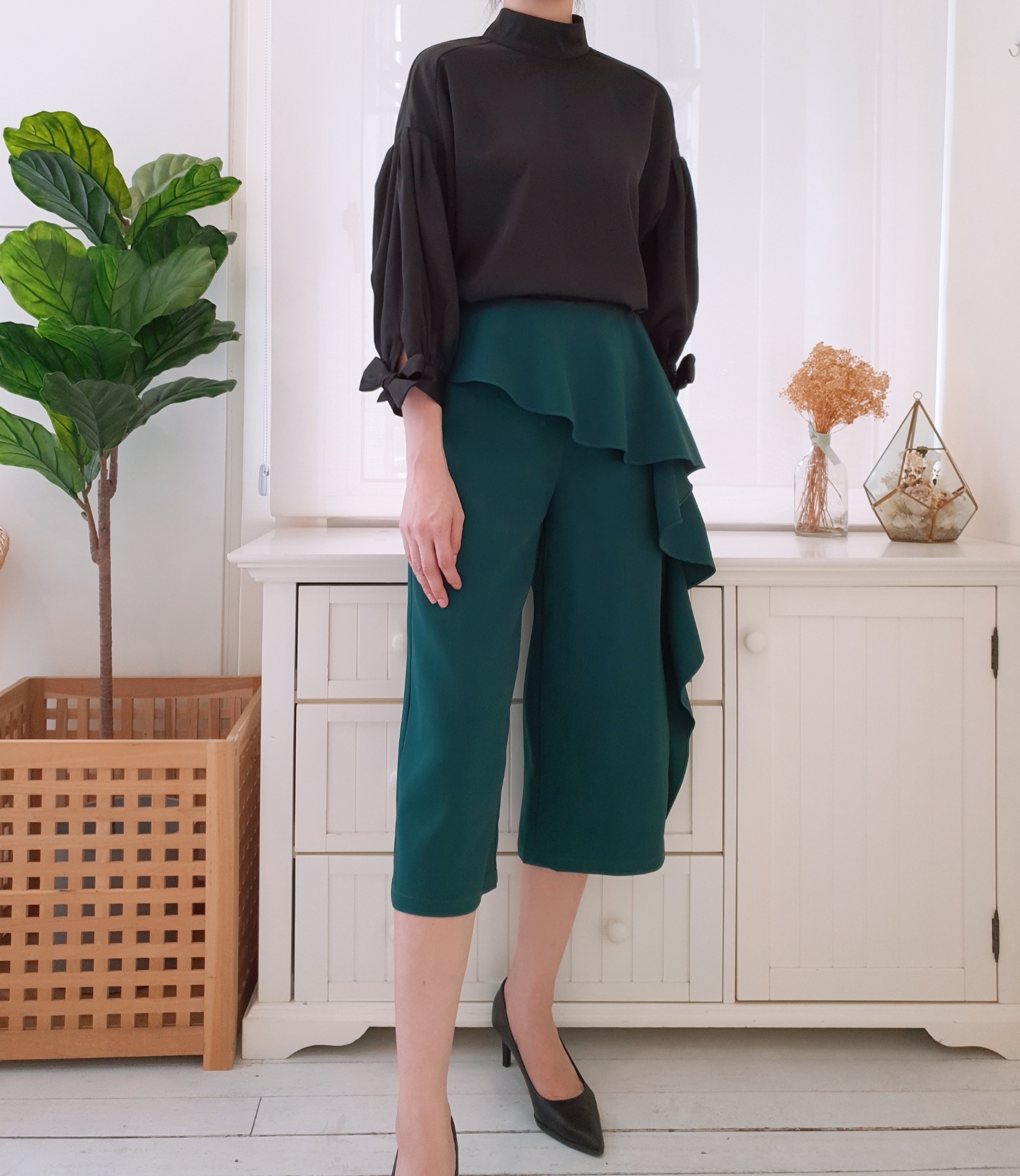 MOCK NECK RIBBON SLEEVE BLOUSE