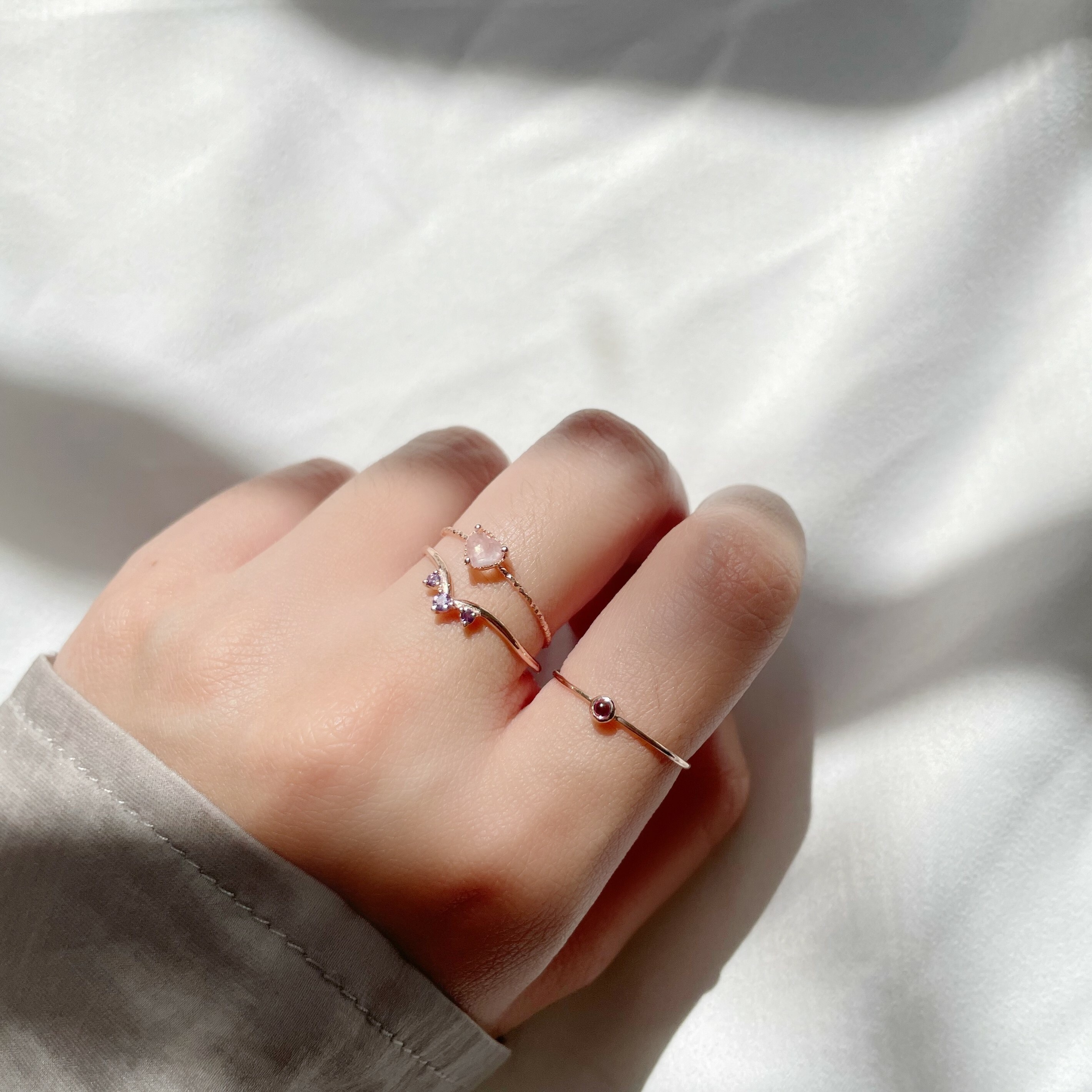 Tiny小圓玫瑰石榴石戒指