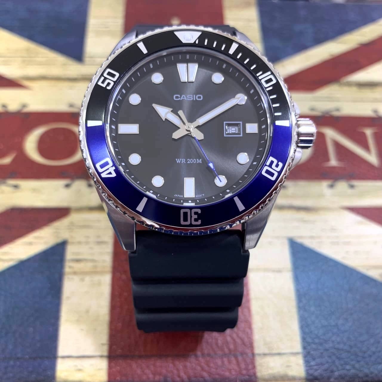 【CASIO 卡西歐】黑x藍水鬼200米防水腕錶  MDV-107-1A2 44.2mm 現代鐘錶