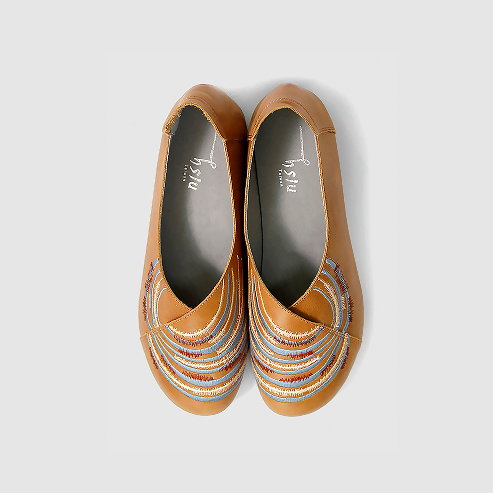 刺繡散步鞋｜甘樂中 (焦糖棕)