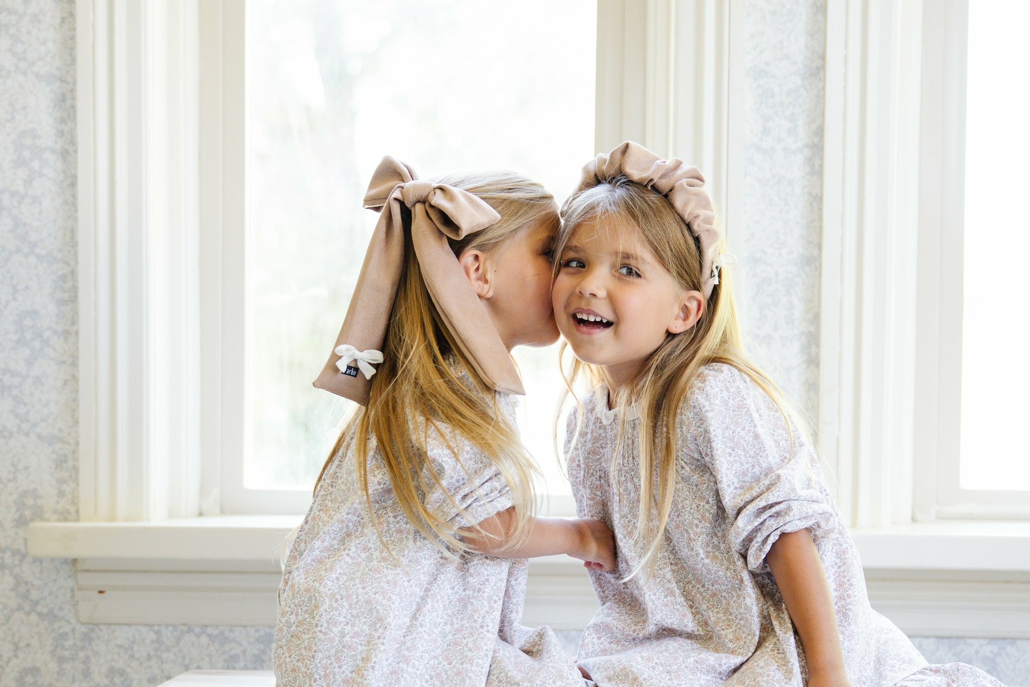 ARBII LABEL - Caramel Suede Oversized Bow Clip