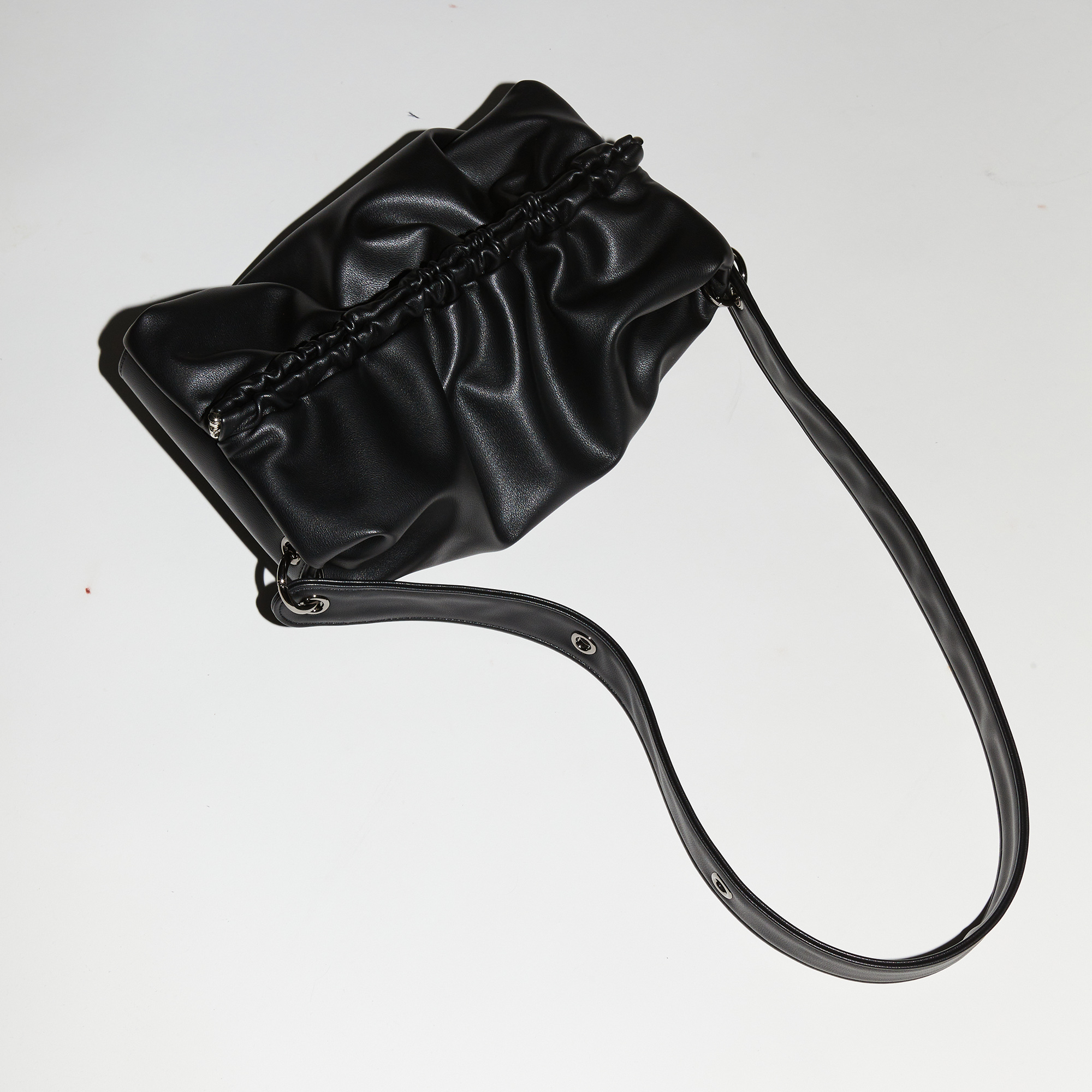 SAMO ONDOH] Strap Bun Bag M