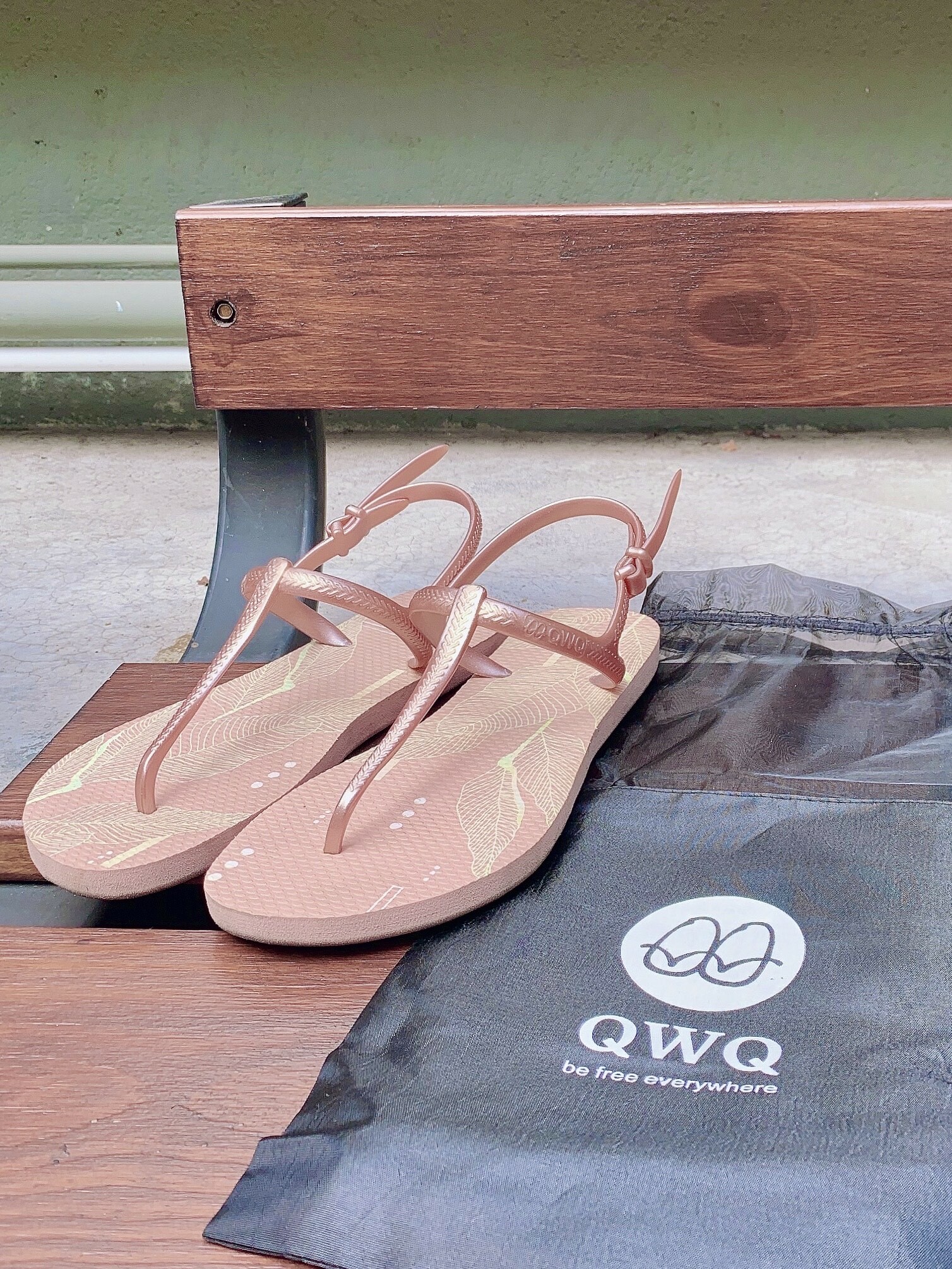 QWQ,QWQ天然橡膠夾腳拖鞋,柔伊 61,夾腳拖 推薦,夾腳拖 品牌,部落客推薦,QWQ拖鞋 評價,QWQ評價,QWQ 拖鞋 ptt,qwq 夾腳拖 評價,qwq 夾腳拖