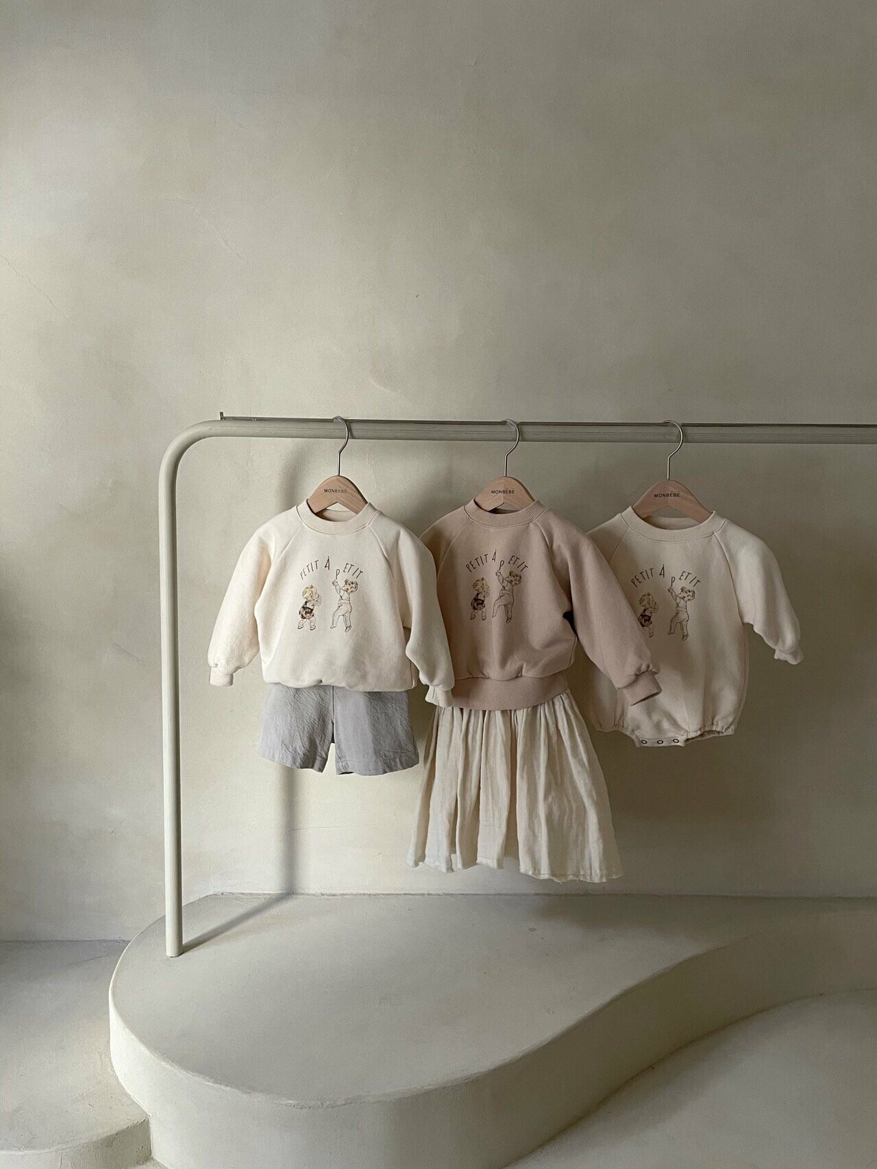 正韓Monbebe-法式圖騰包屁衣/上衣