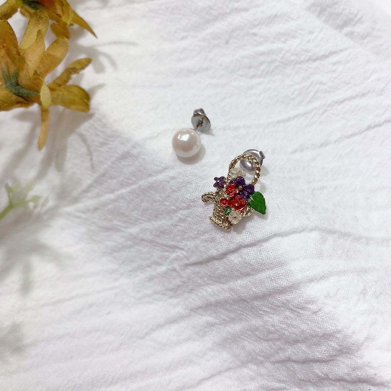 Farbe 小花籃x珍珠耳環