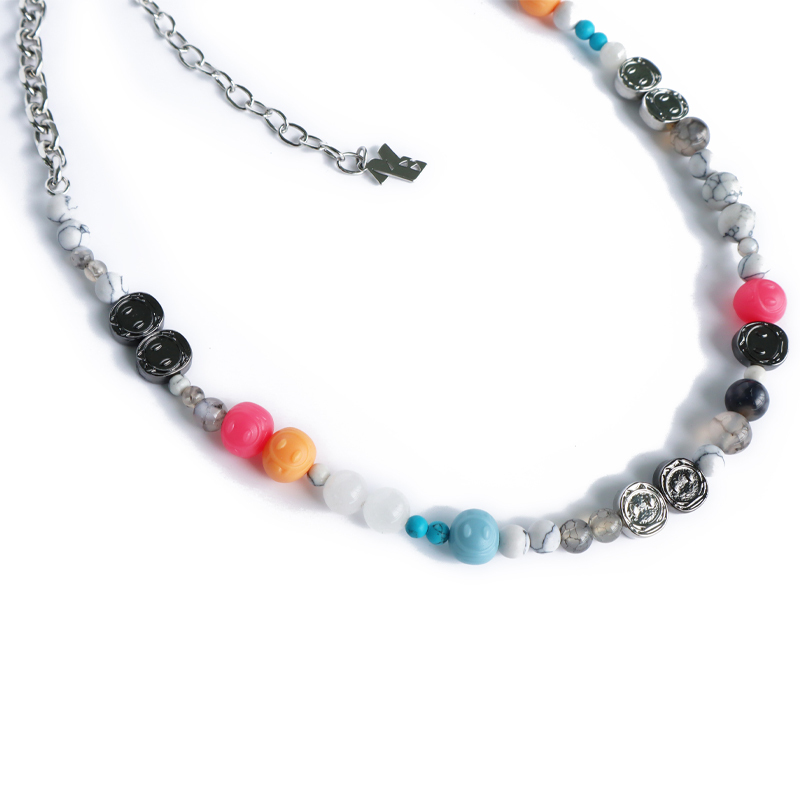 Maison Emerald 彩色串珠頭盔項鍊