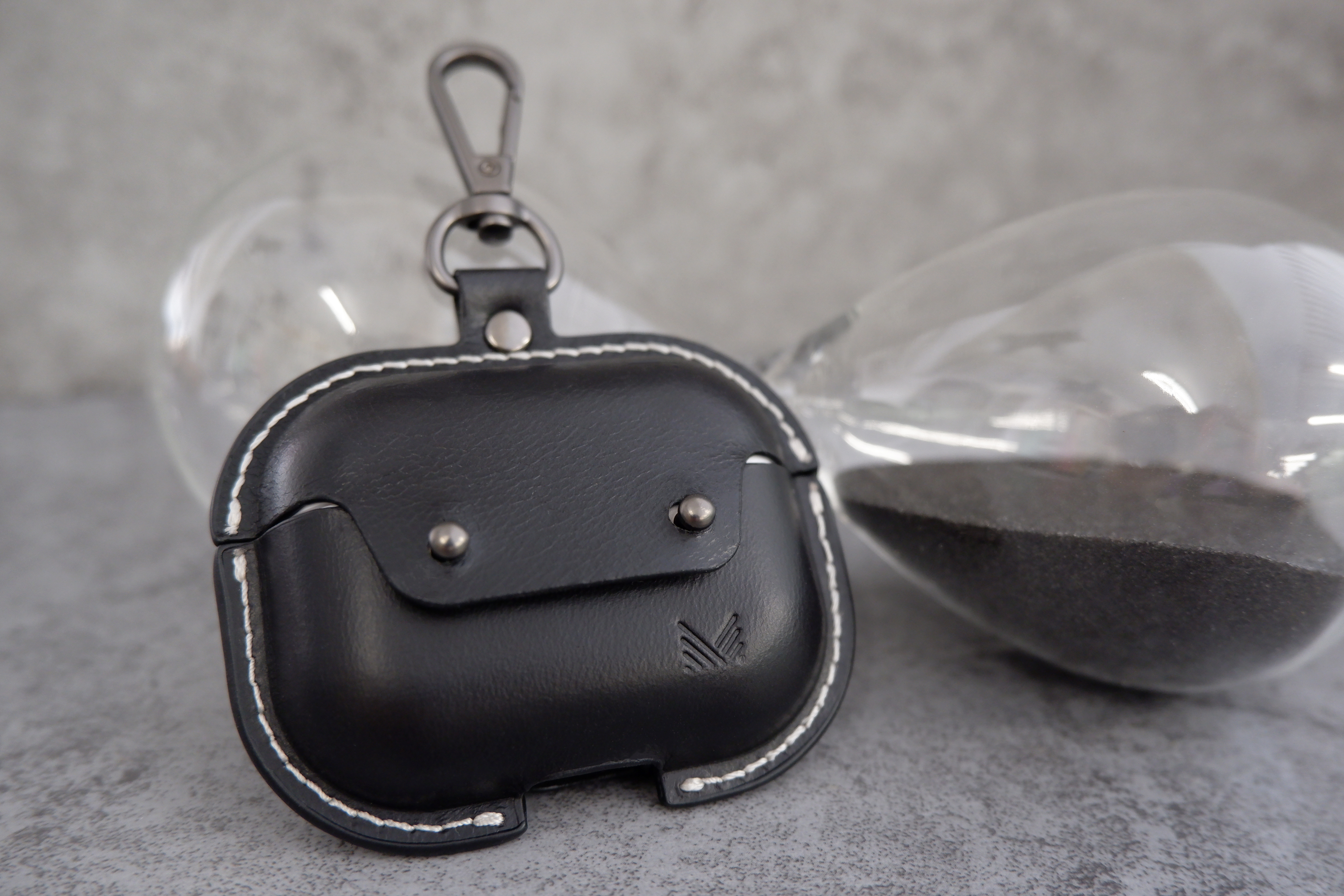 MONOCOZZI exquisite  高級復古真皮airpods pro保護殻 2021 - 黑色