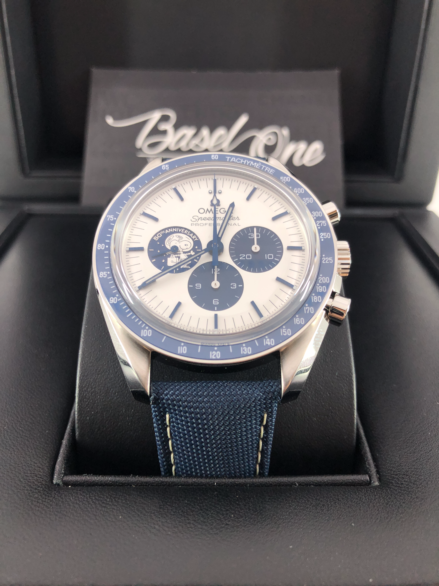 BRAND NEW OMEGA SPEEDMASTER 310.32.42.50.02.001 31032425002001 SILVER SNOOPY AWARD 50 ANNIVERSARY SERIES 42 MM