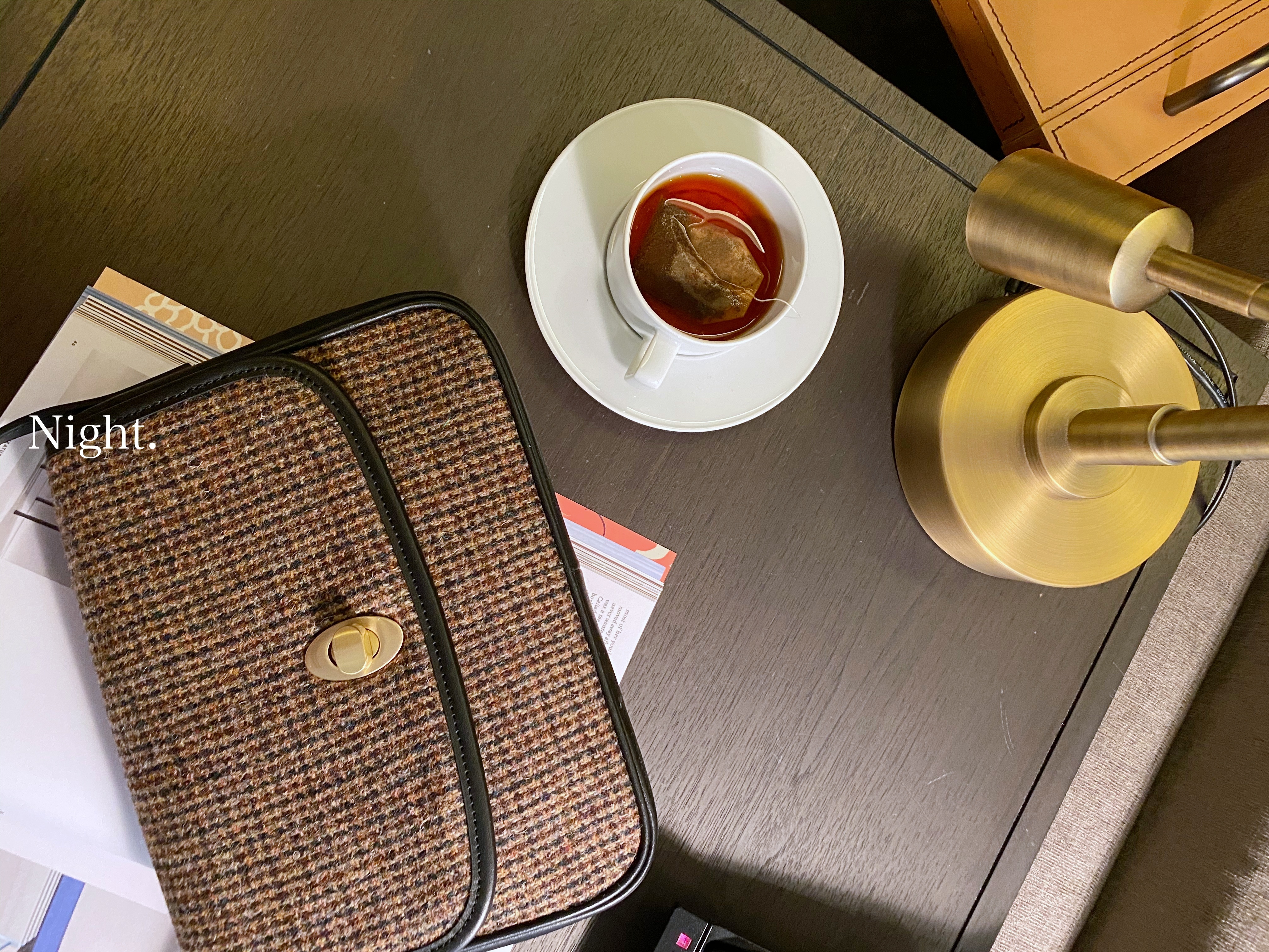 高質感經典蘇格蘭羊毛拼接牛皮釦環包