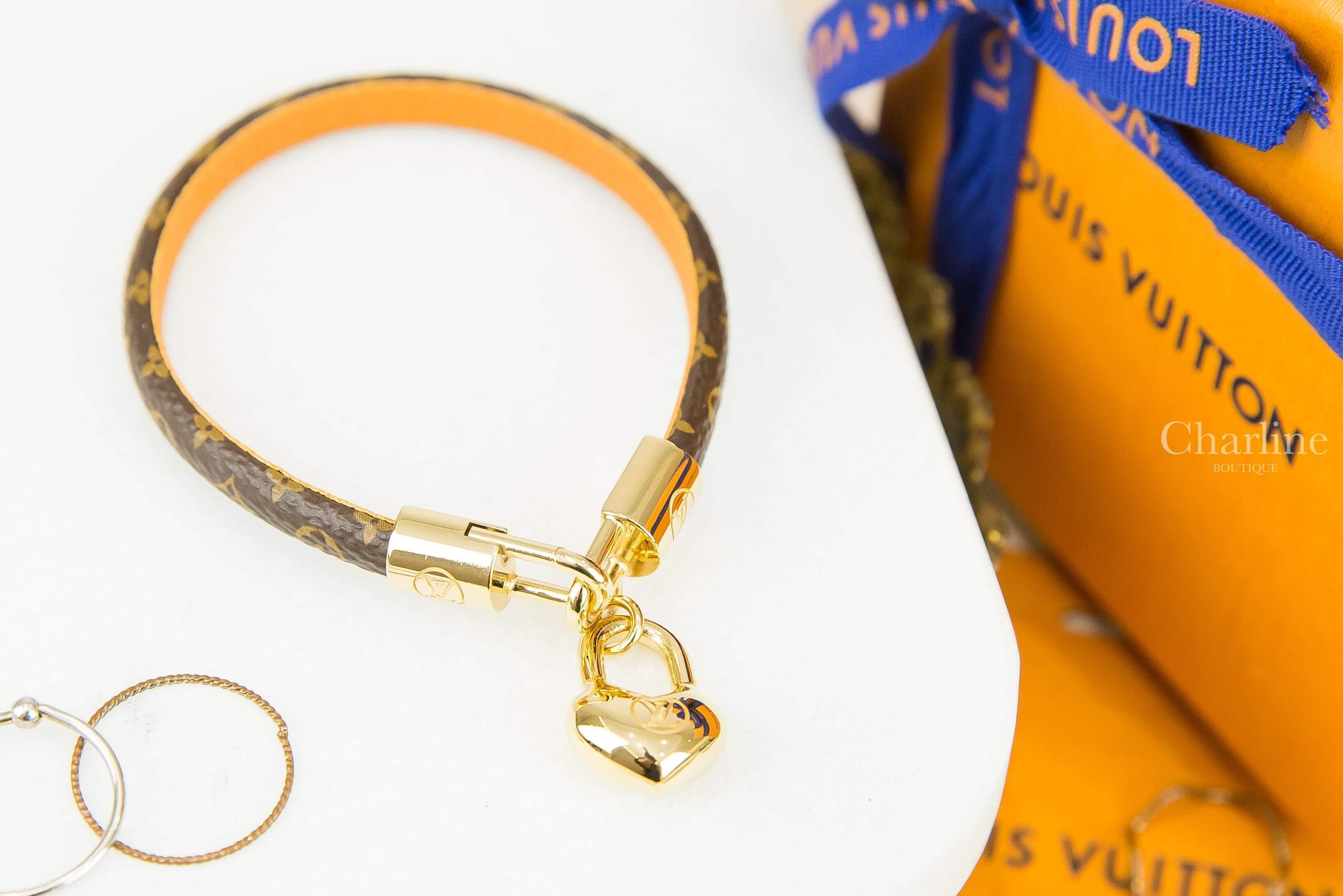 Louis Vuitton Crazy In Lock Bracelet 咖啡色老花帆布金色愛心墜飾手環