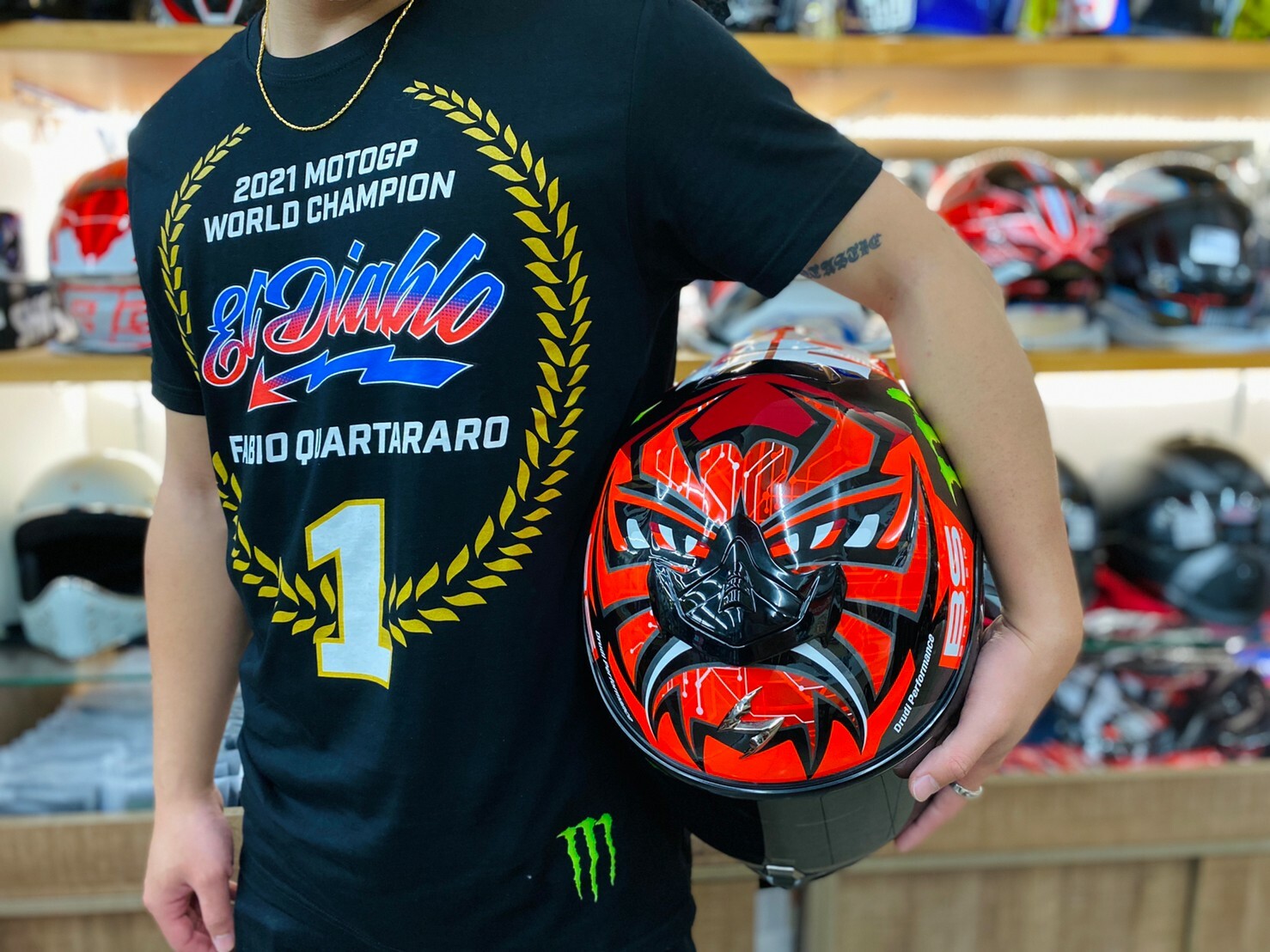 MotoGP FQ20 冠軍短T WORLD CHAMPION 2021 MAN FABIO QUARTARARO MotoGP周邊