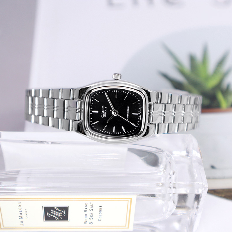 Casio LTP-1169D-1A 22mm 銀黑 女裝鋼帶錶 小酒桶