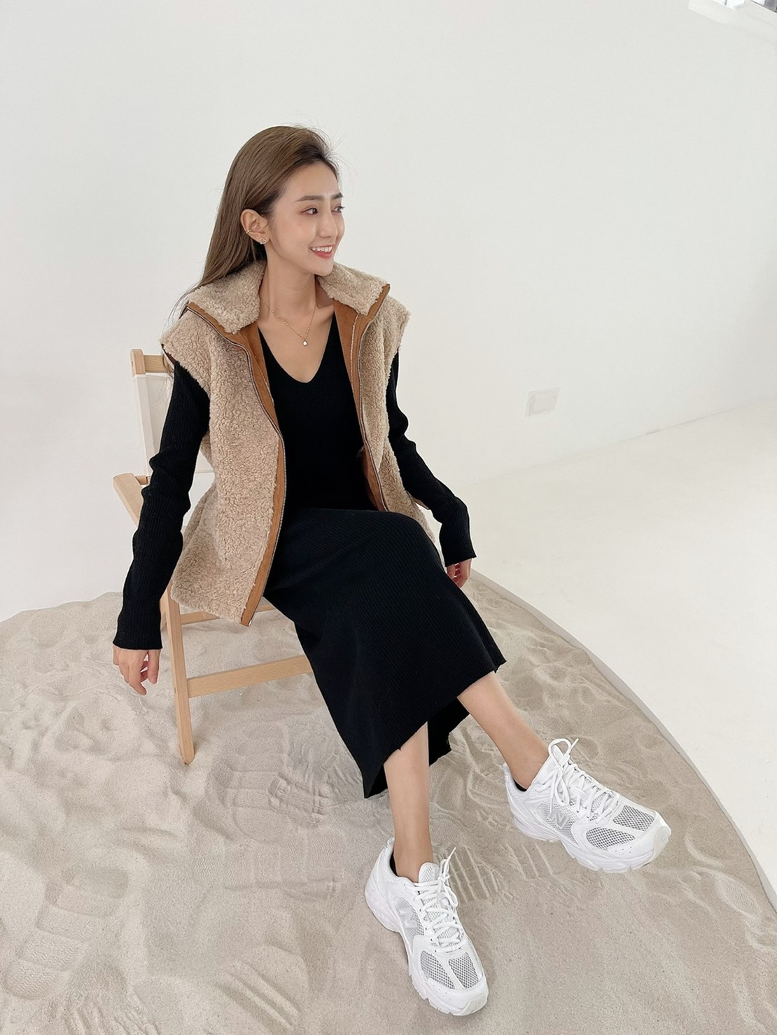 🔥11.10直播新品］💥洋裝必搭款］🇰🇷正韓麂皮拼接羊羔毛立領背心外套（駝色/兩色）