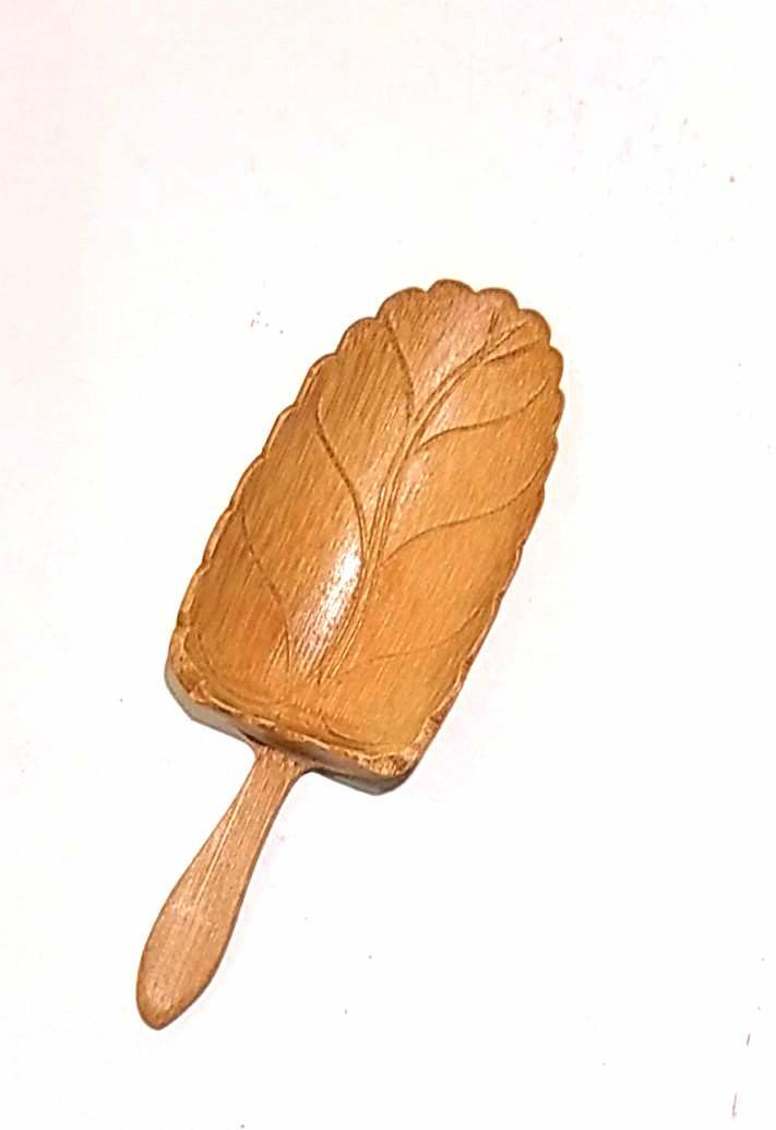 淺色短柄寬版葉子茶匙