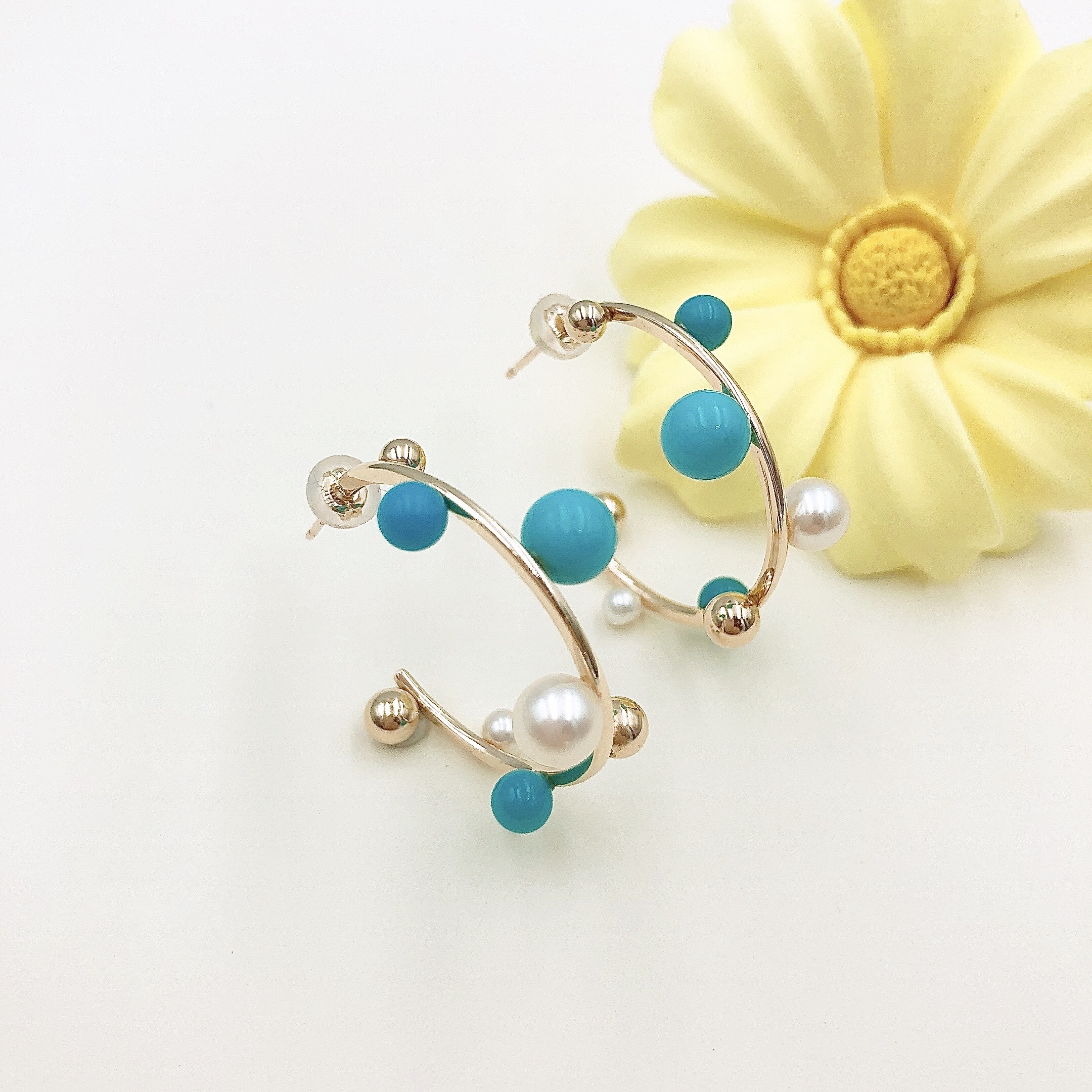 摩登風格綠松石珍珠耳圈