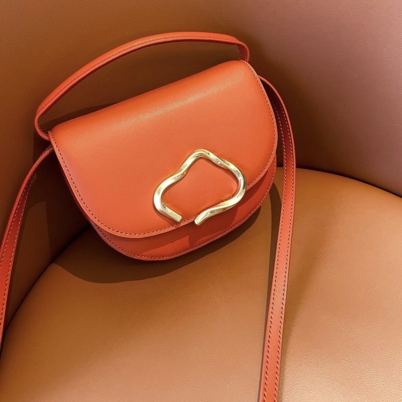 <韓國代購> HOZE CLOUD CROSSBODY