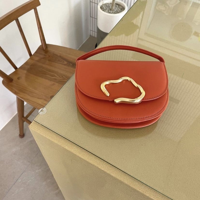 <韓國代購> HOZE CLOUD CROSSBODY