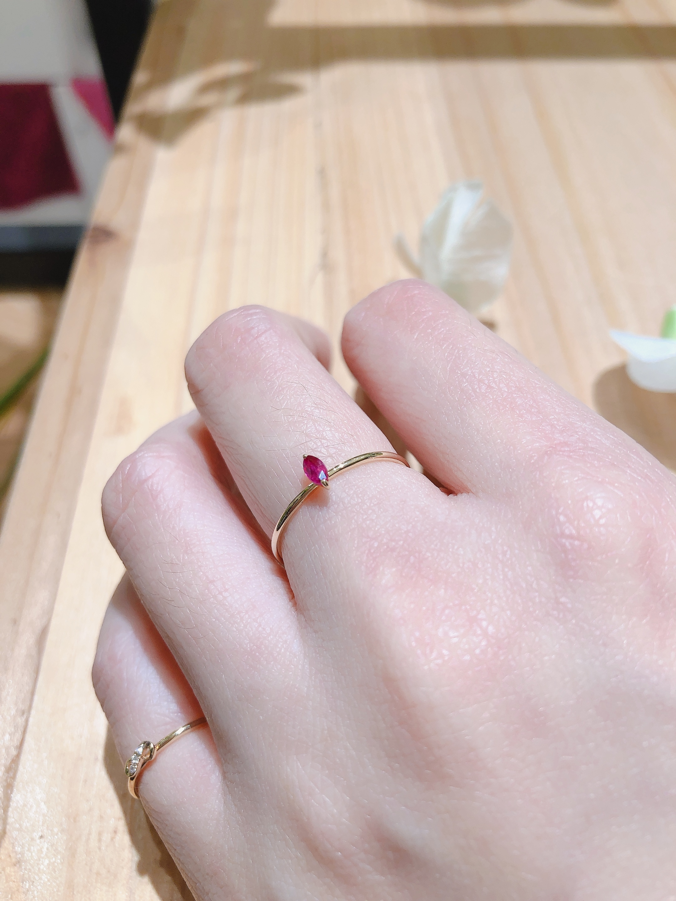 輕奢馬眼紅寶戒指