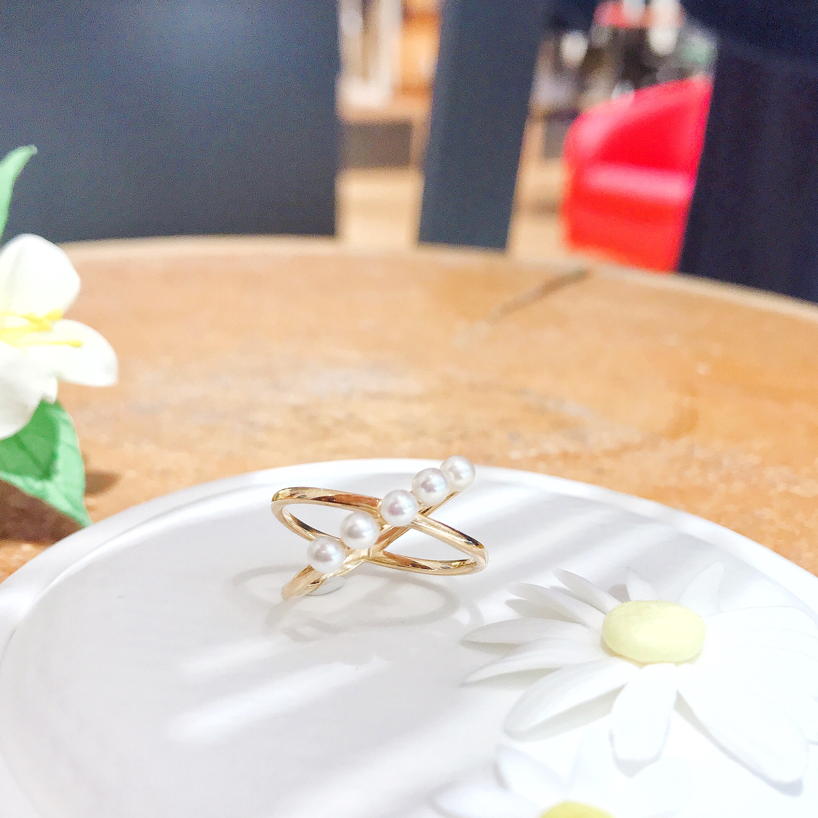 白皙小珍珠交叉戒