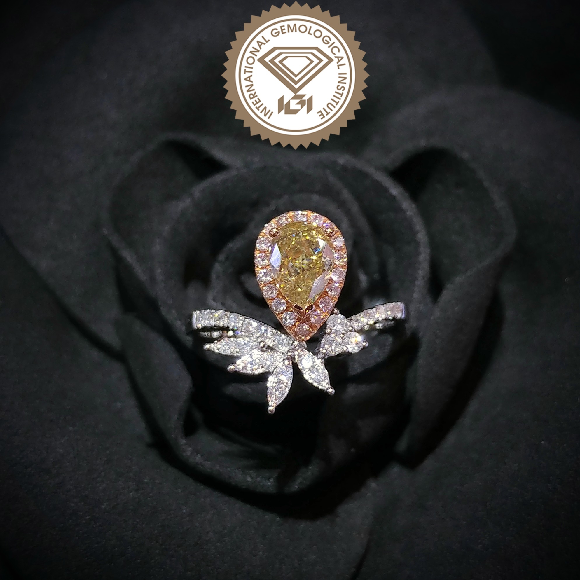 18K Gold 1.10ct Fancy Yellow Pear Shaped Diamond Ring