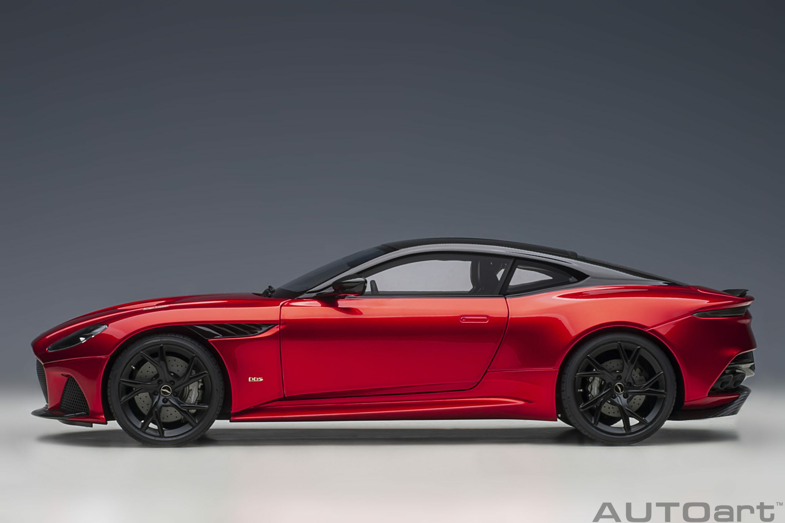 1/18 AUTOART Aston Martin DBS Superleggera (Hyper Red) (70293)