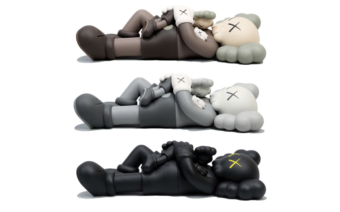 KAWS HOLIDAY SINGAPORE FIGURE SET
