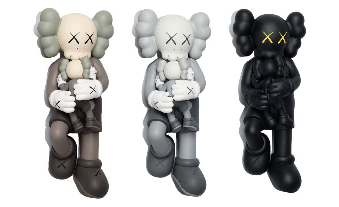 KAWS HOLIDAY SINGAPORE FIGURE SET