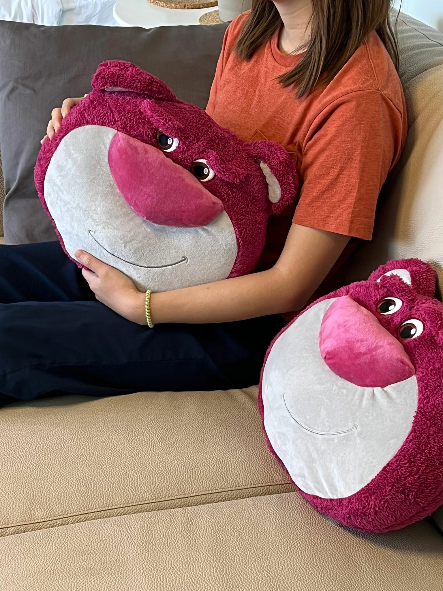 🇹🇼台灣直送 勞蘇 草莓熊 汽車頭枕 腰靠枕 | 汽車用品 | 居家裝飾 | 一套兩個 (逢星期日截單後7-14個工作天發貨)