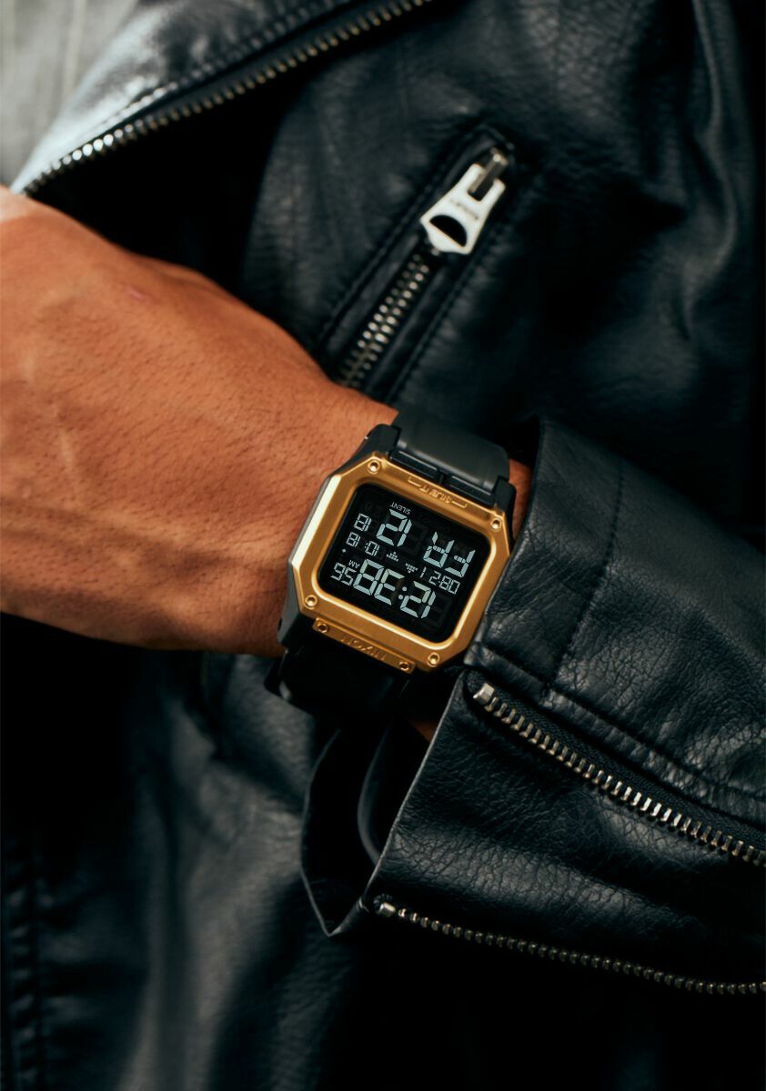 萬年鐘錶 - NIXON 尼克森 衝浪 regulus 電子錶 黑色玫瑰金外框衝浪男錶  A1180-010 錶徑46MM