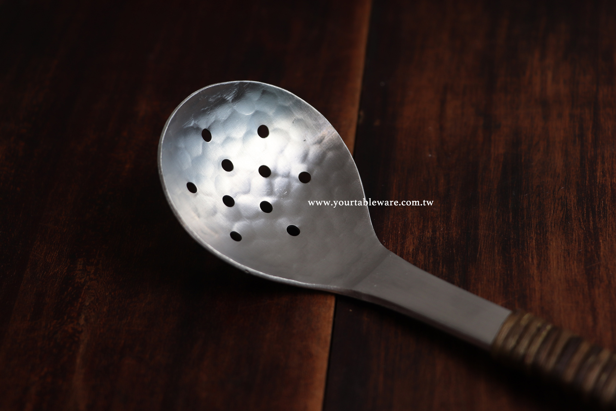 AIZAWA 相澤工房 藤編手把 鎚目 漏勺