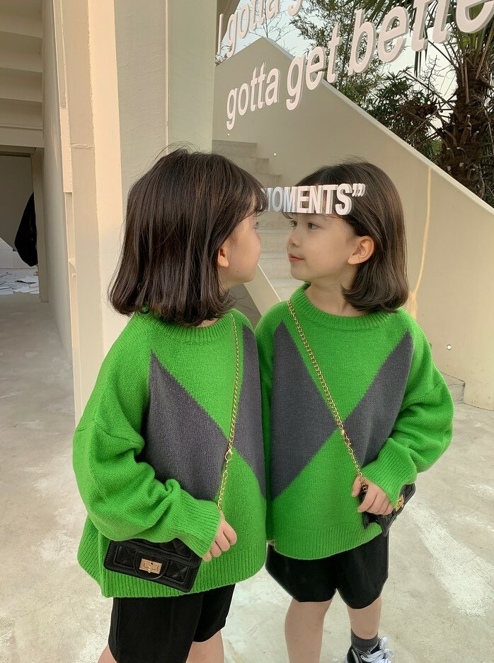 現貨出清 130cm 大菱格撞色針織上衣