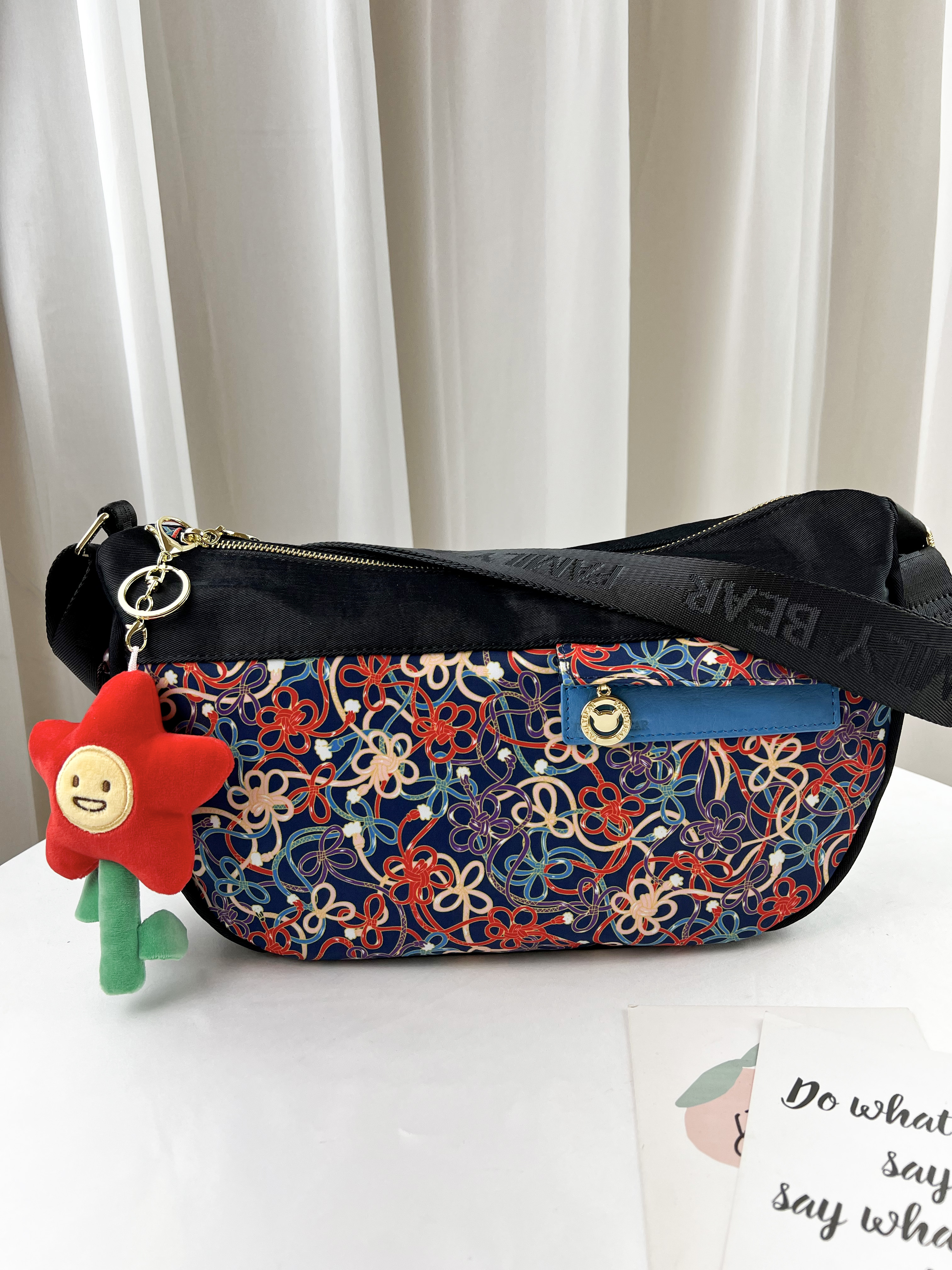 FamilyBear 繽紛幸運結 防潑水側背包  #2779