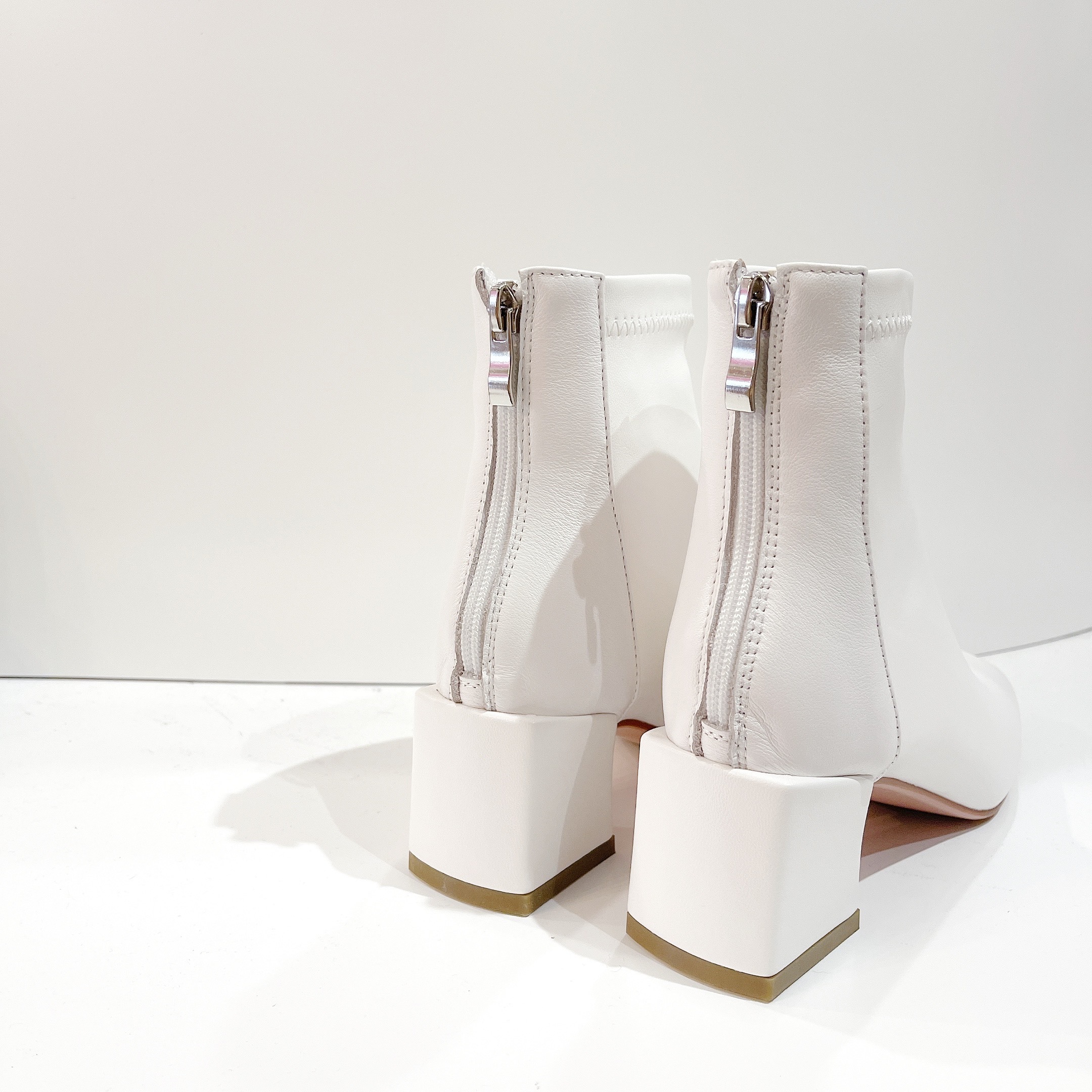 網站限定 現貨 AW1121 Claire Blanc Boots