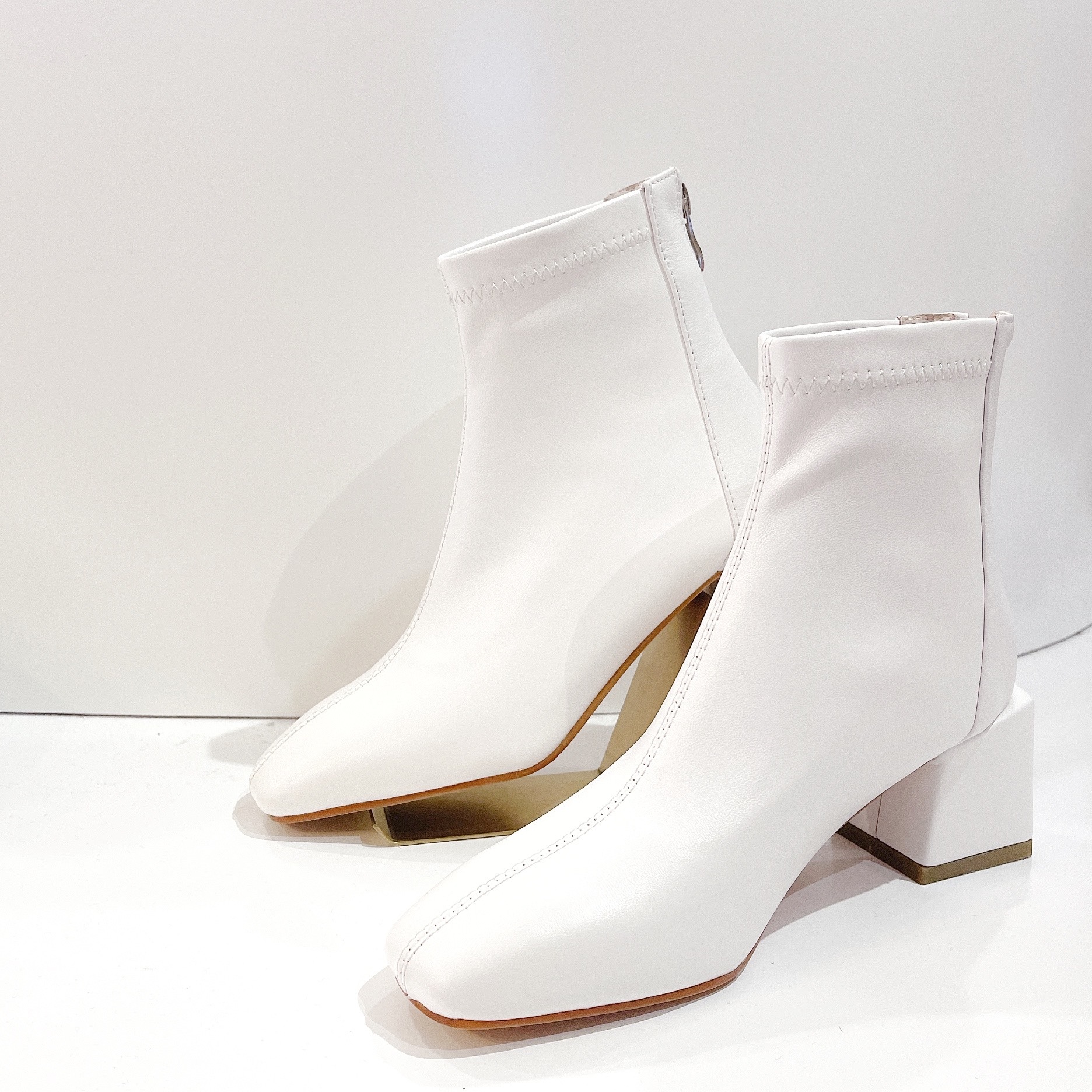 網站限定 現貨 AW1121 Claire Blanc Boots