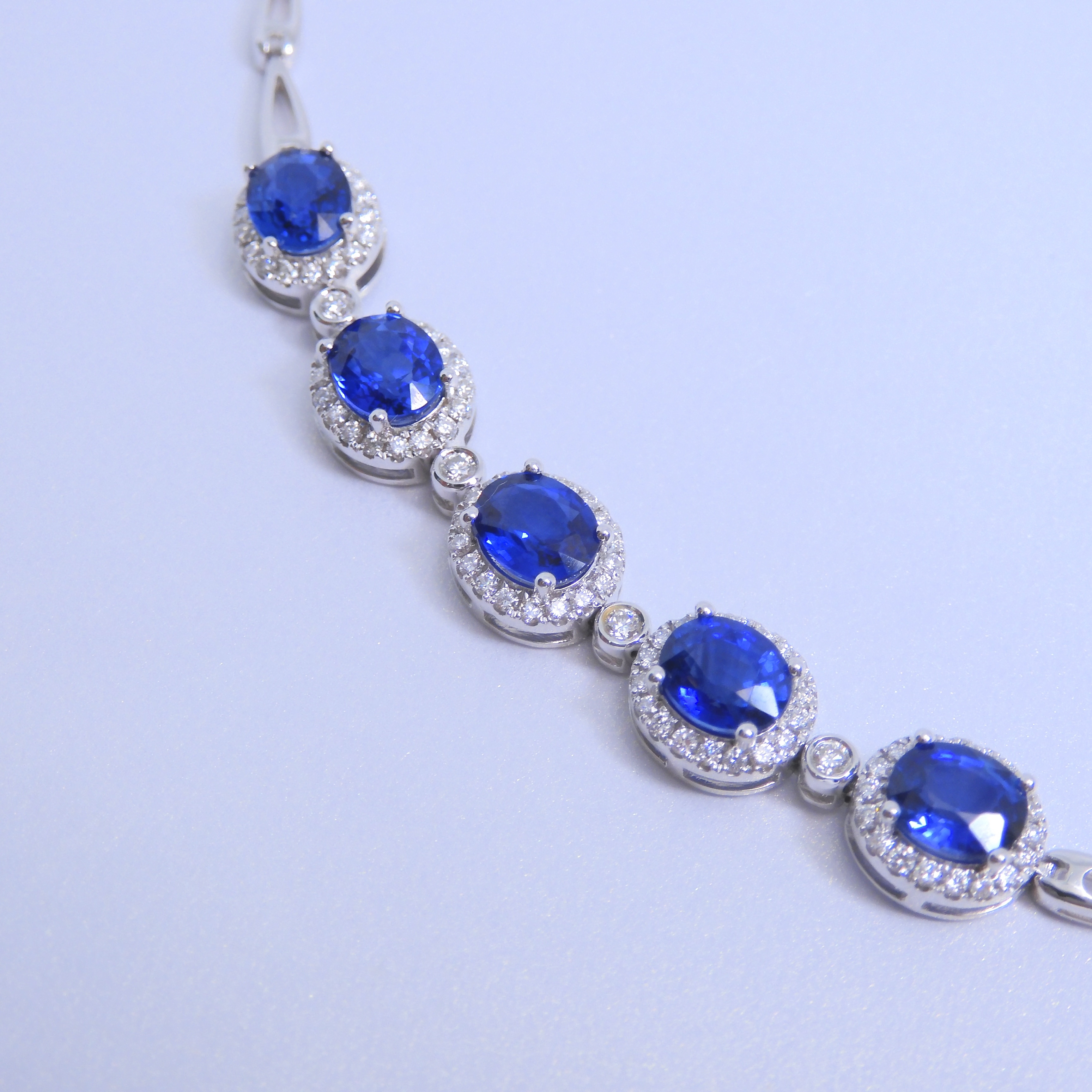 18K White Gold 3.59ct Sapphire Bracelet