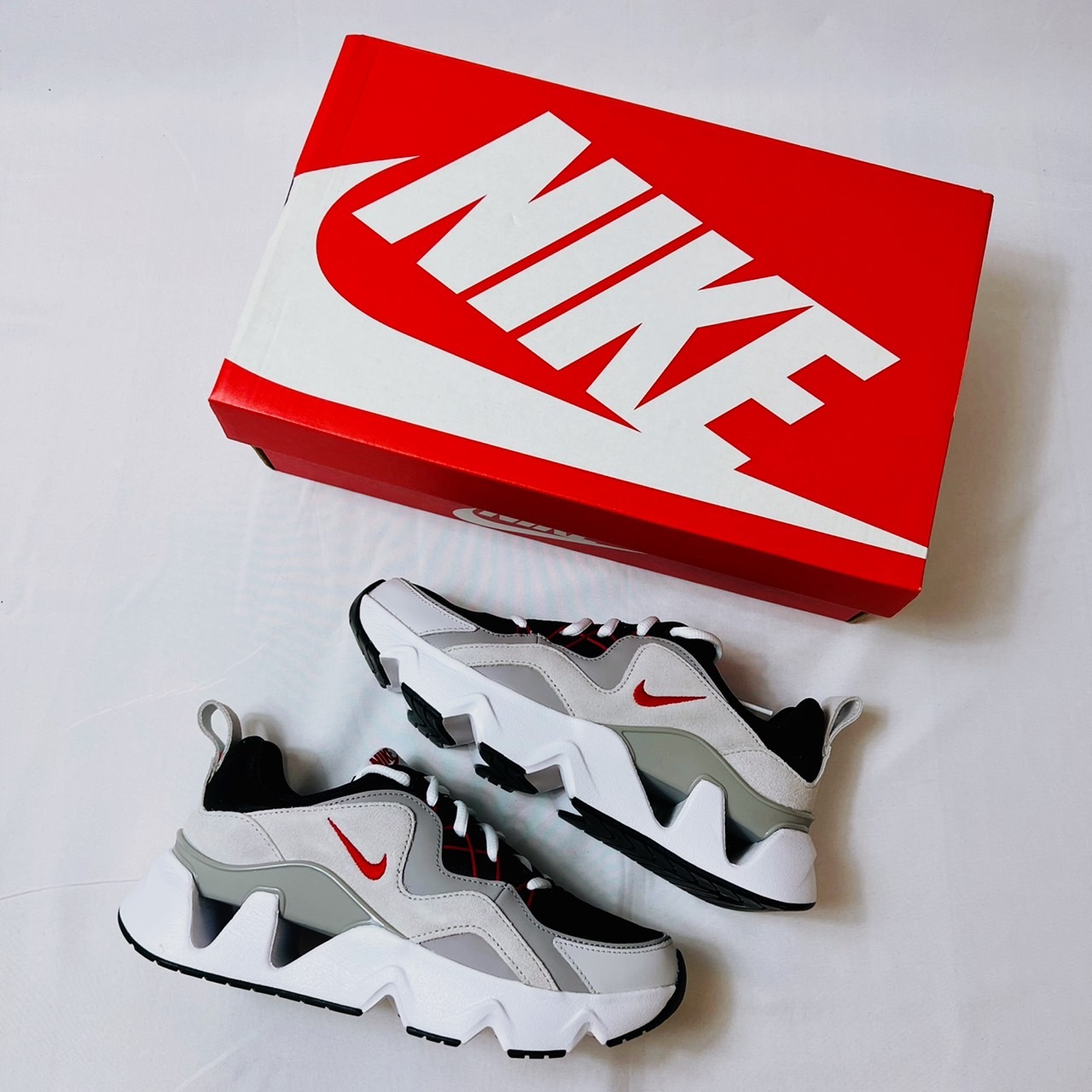 NIKE RYZ 365 Ttainers 孫芸芸 增高 休閒鞋 黑白灰