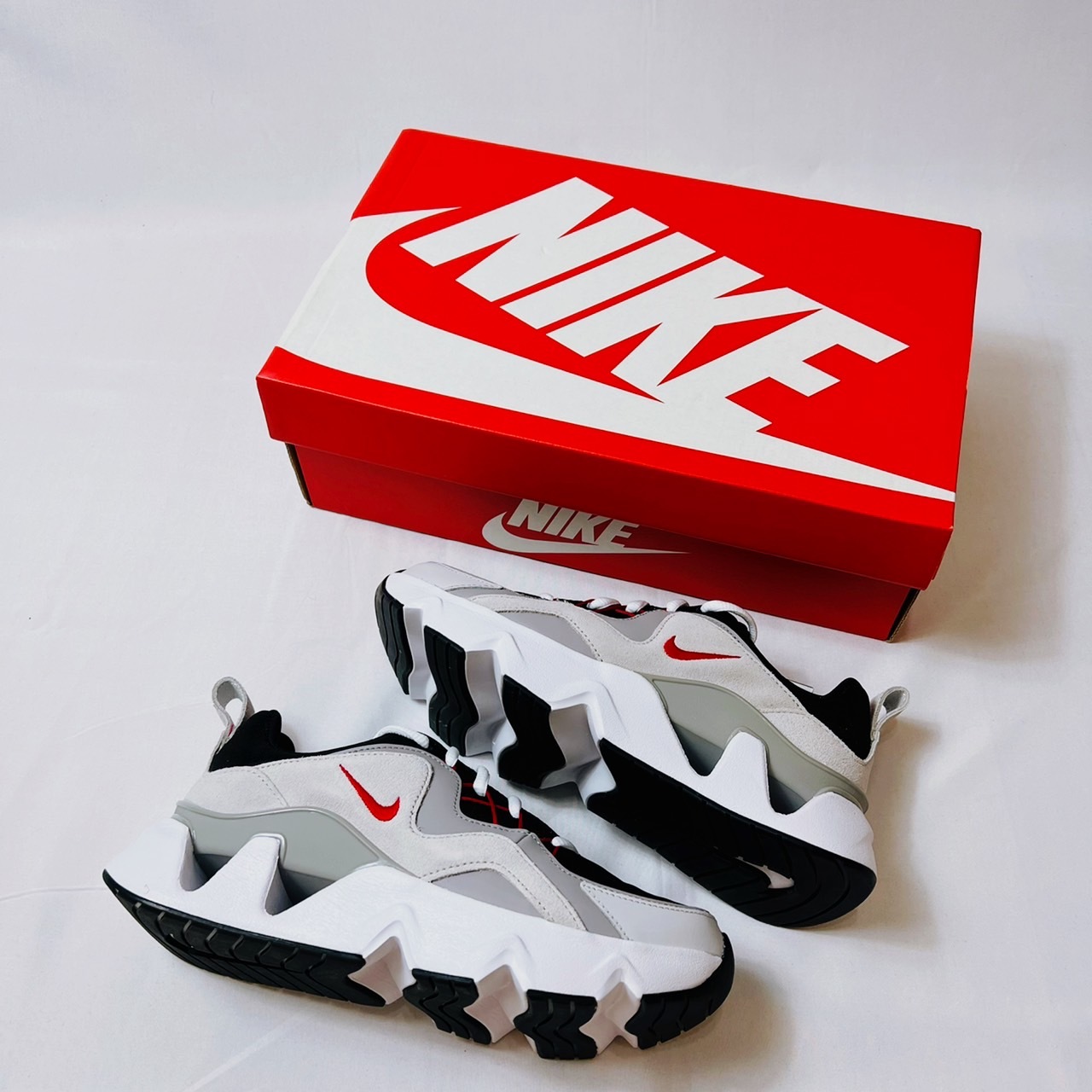 NIKE RYZ 365 Ttainers 孫芸芸 增高 休閒鞋 黑白灰