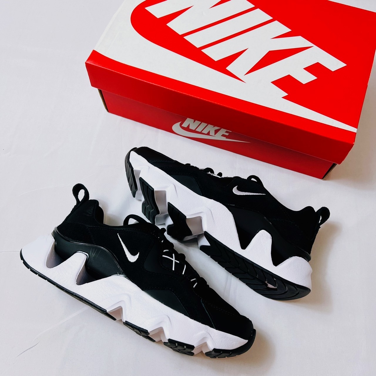 NIKE RYZ 365 Ttainers 孫芸芸 增高 休閒鞋 黑白 經典款