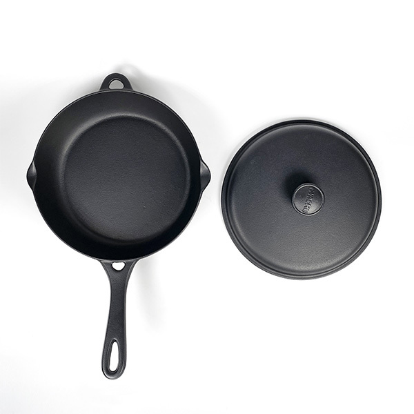 【岩鑄】鑄鐵平底鍋-24cm(附鐵蓋)