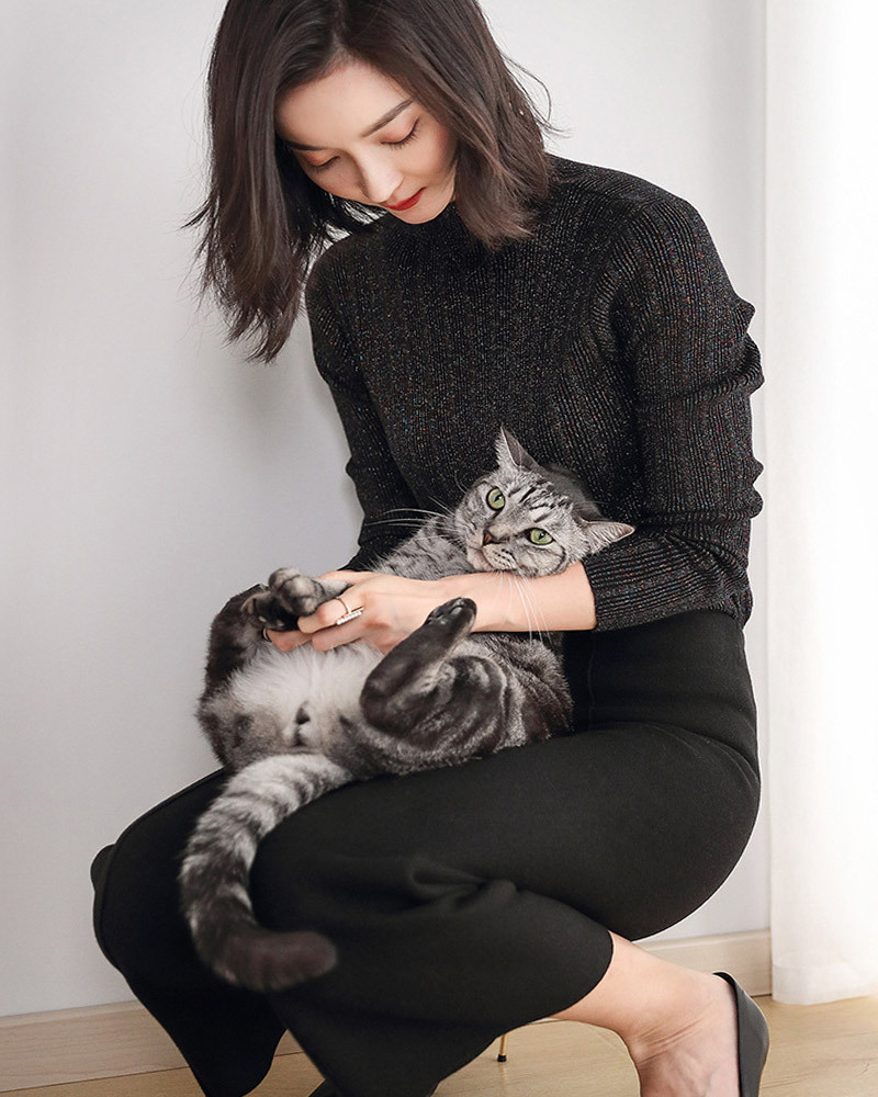 DEER.W 半高領坑條金絲針織上衣 黑色