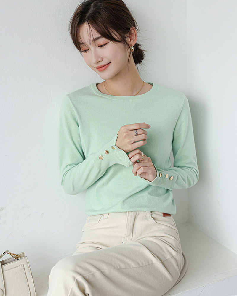 綠S【零碼出清不退換】圓領純色金釦針織上衣