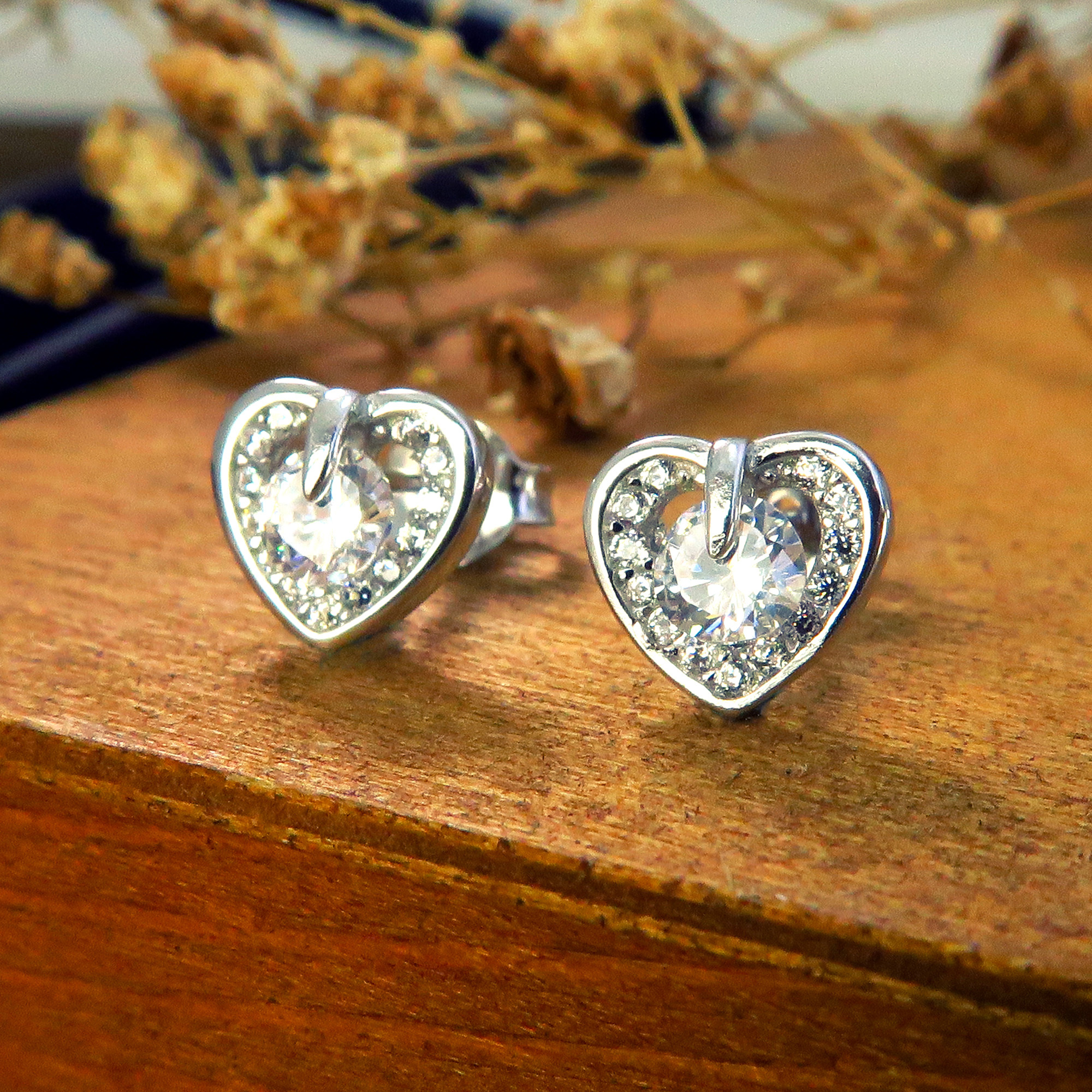 愛心稜鏡旋鑽 純銀耳環 圓形小鑽 (白K金色款)-ART64