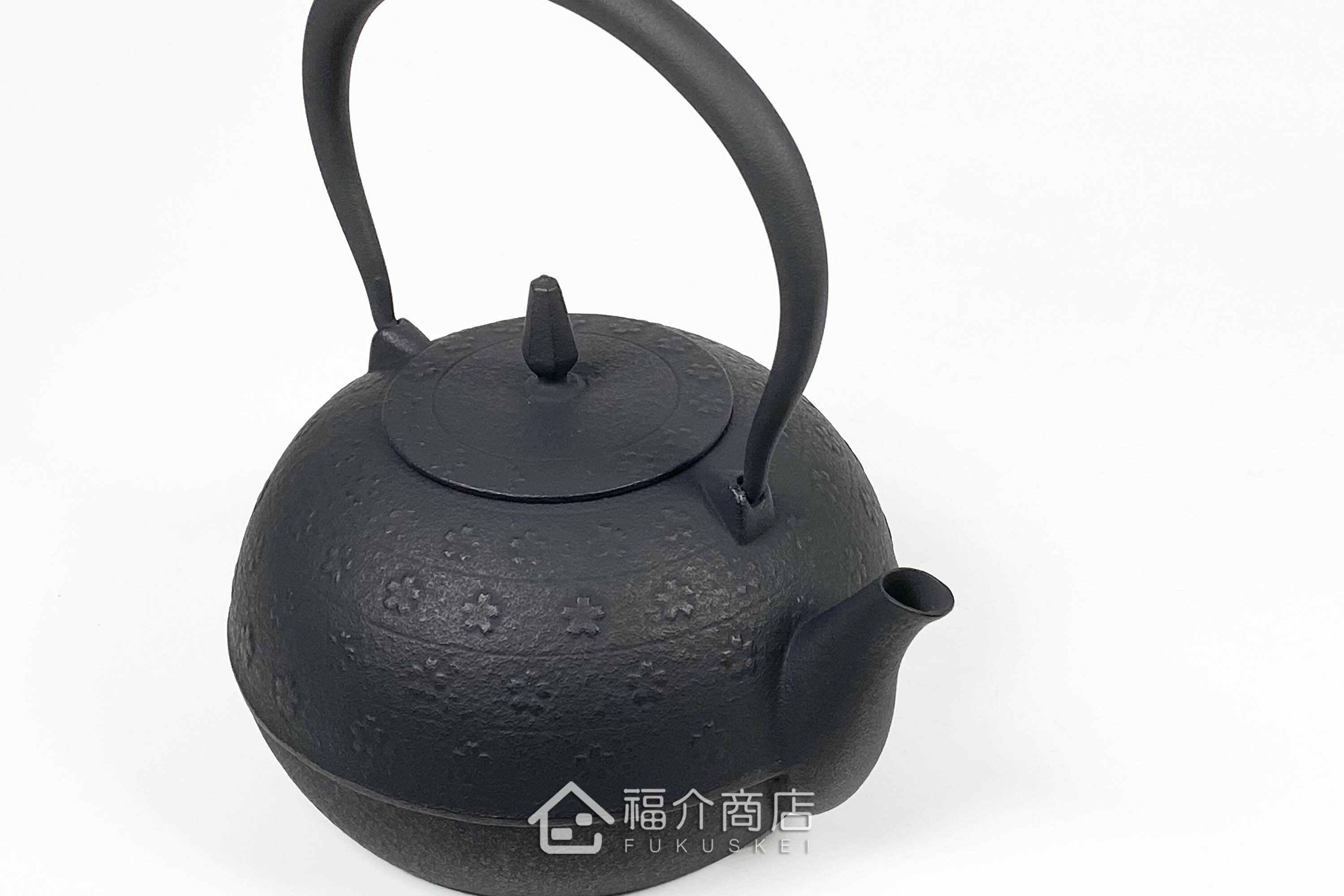 黑色的泡茶煮水鐵壺