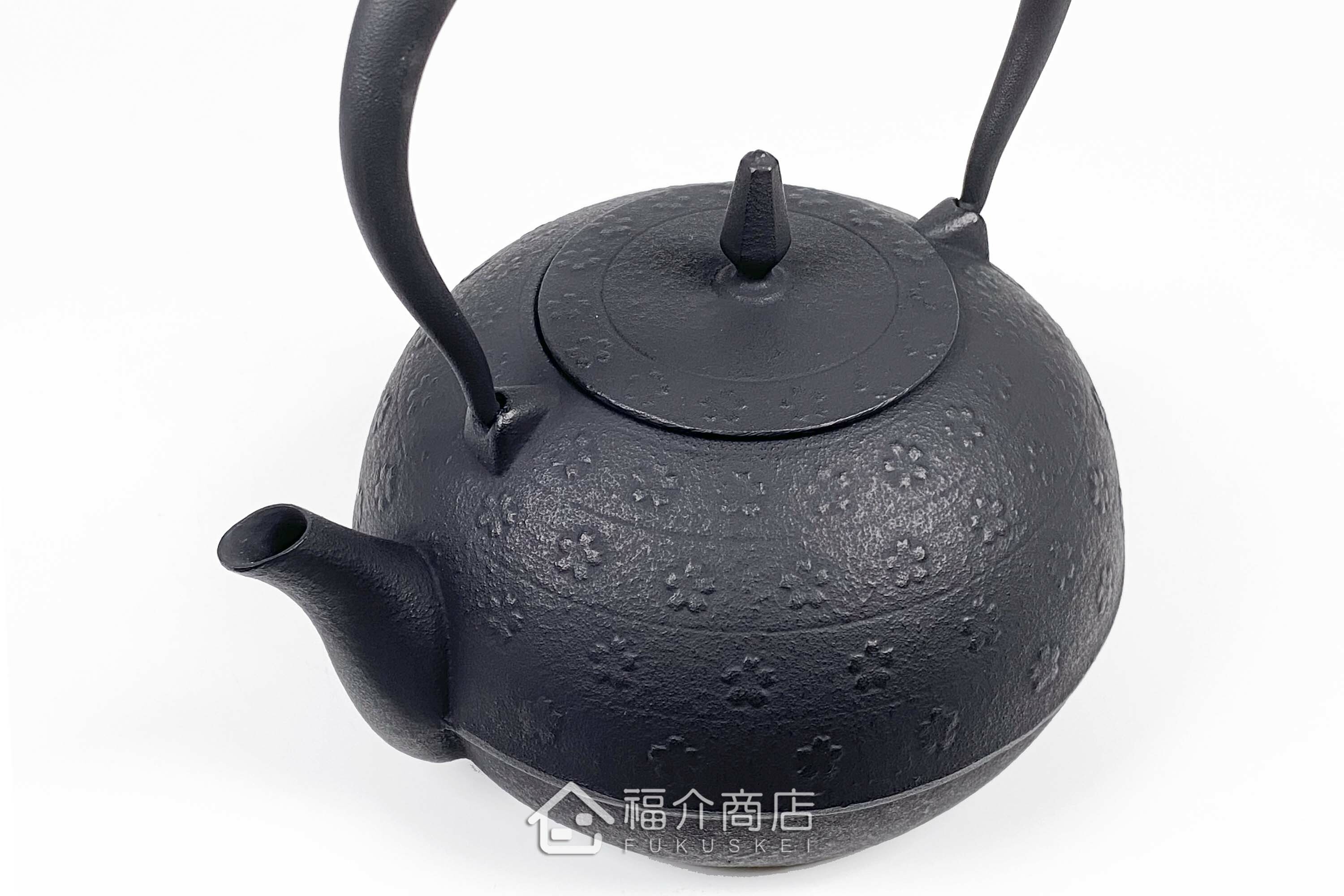 黑色的泡茶煮水鐵壺